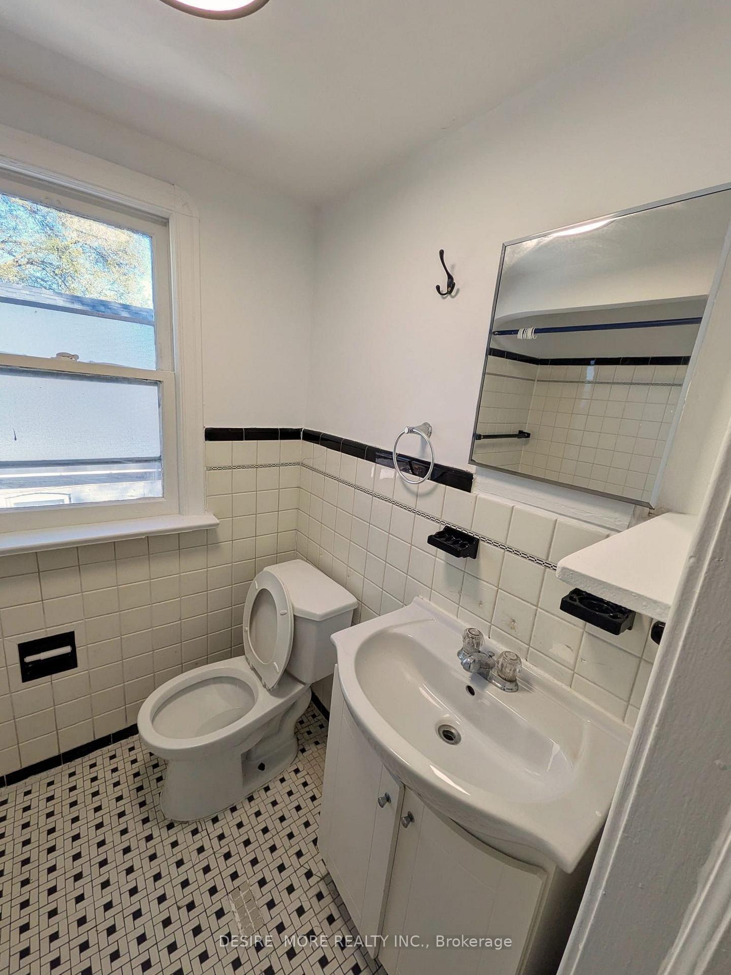 Photo 17 of 12 Ranee Avenue, Toronto, Englemount-Lawrence — HOMEH