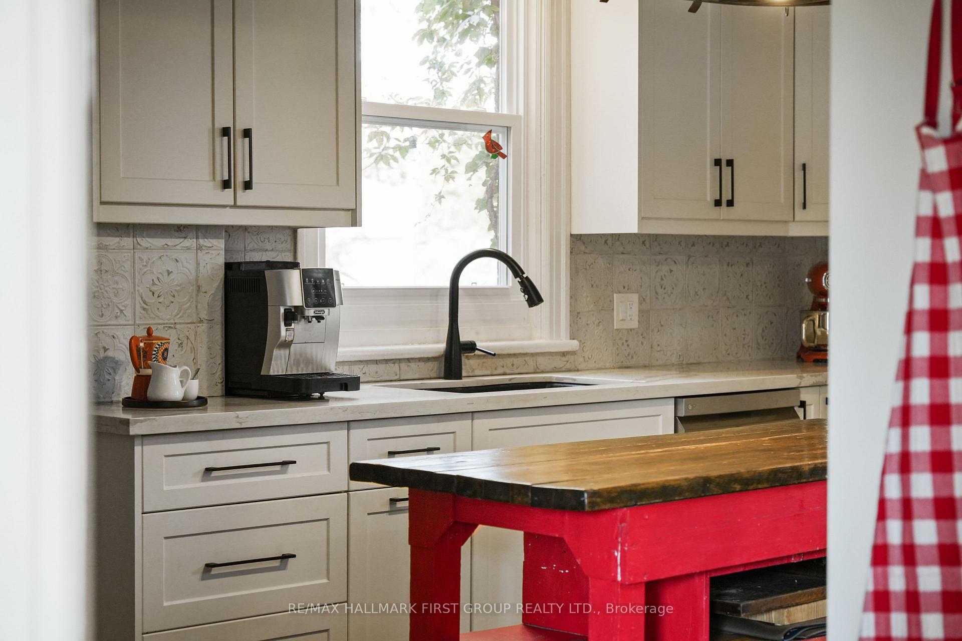 Photo 24 of 44 James Street W, Cobourg — HOMEH