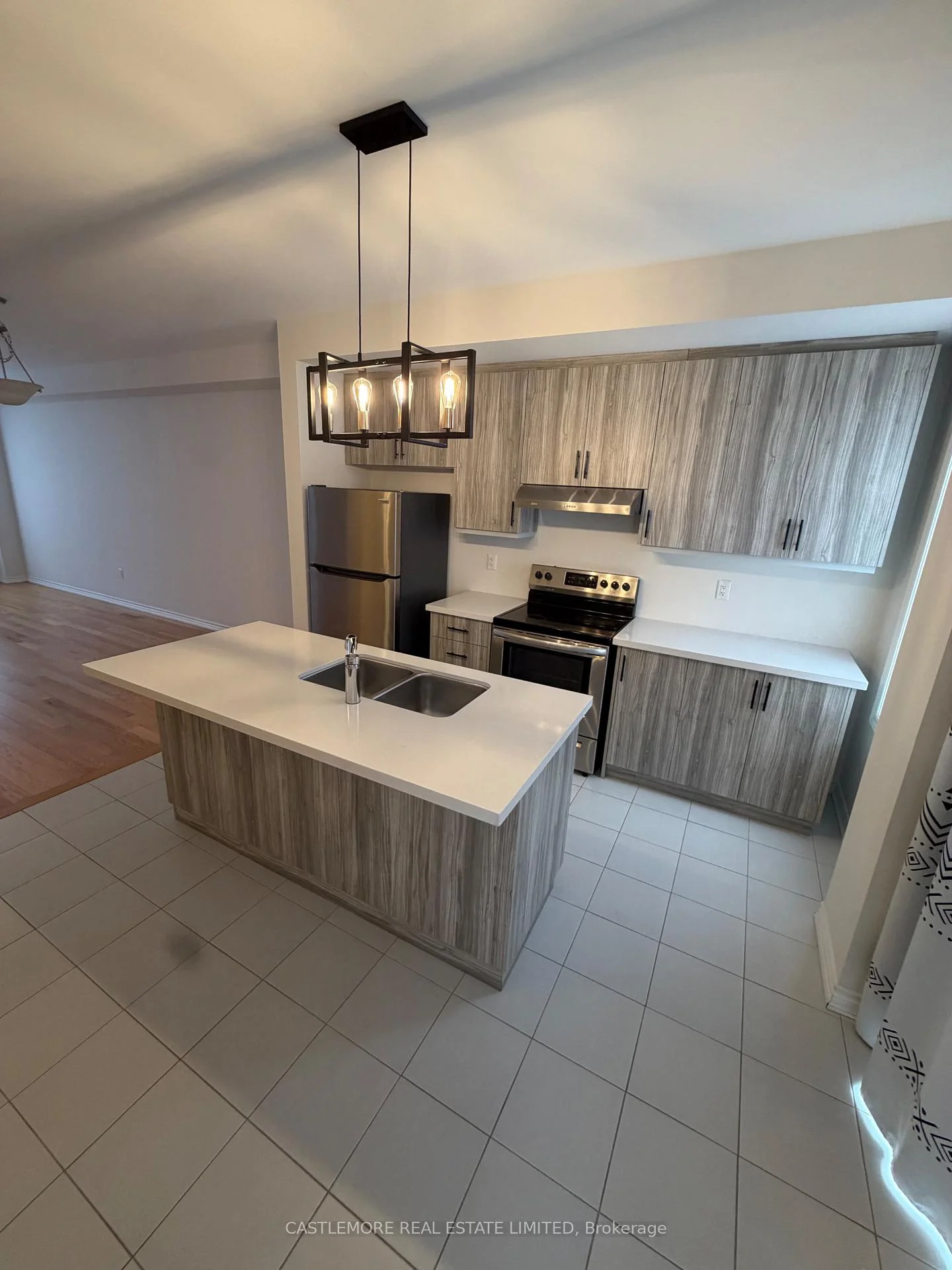 Photo 8 of 7 Arcola Street, Brampton, Goreway Drive Corridor — HOMEH