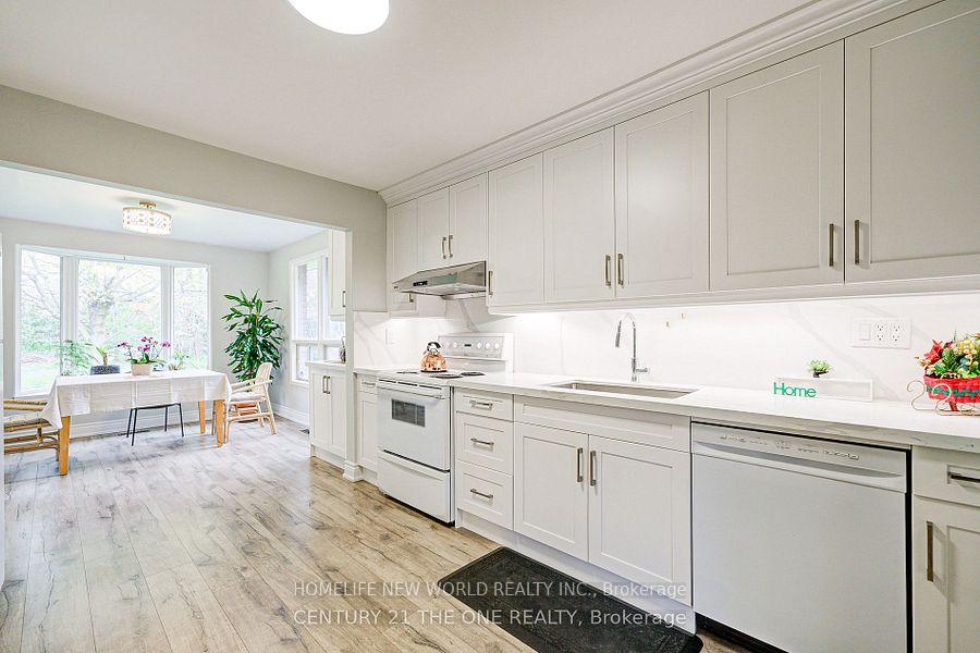 Photo 6 of 63 Kilpatrick Drive, East Gwillimbury, Holland Landing — HOMEH