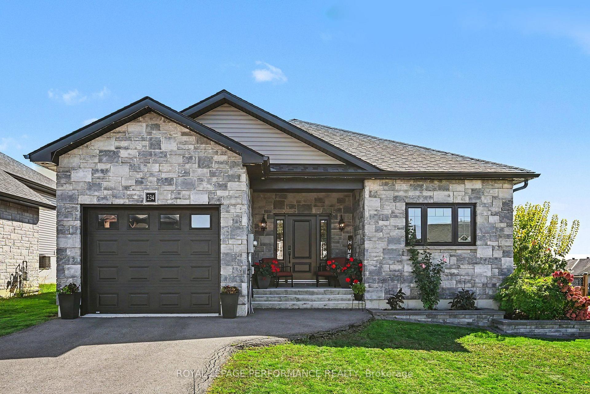 Photo 2 of 234 Bellwood Drive, Cornwall, Cornwall — HOMEH