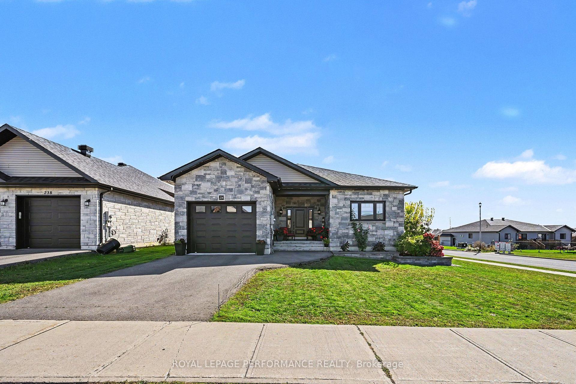 Photo 3 of 234 Bellwood Drive, Cornwall, Cornwall — HOMEH