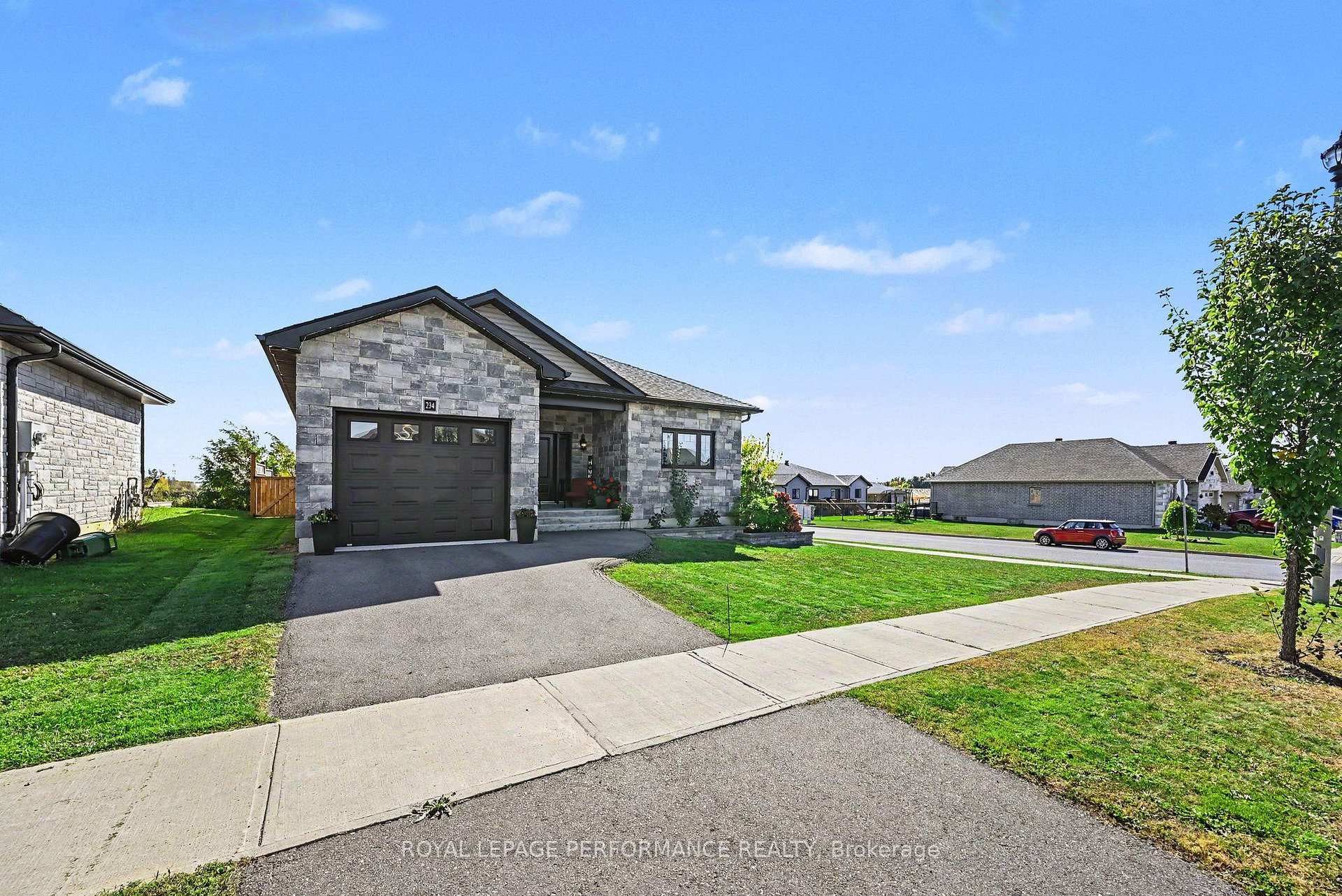 Photo 4 of 234 Bellwood Drive, Cornwall, Cornwall — HOMEH