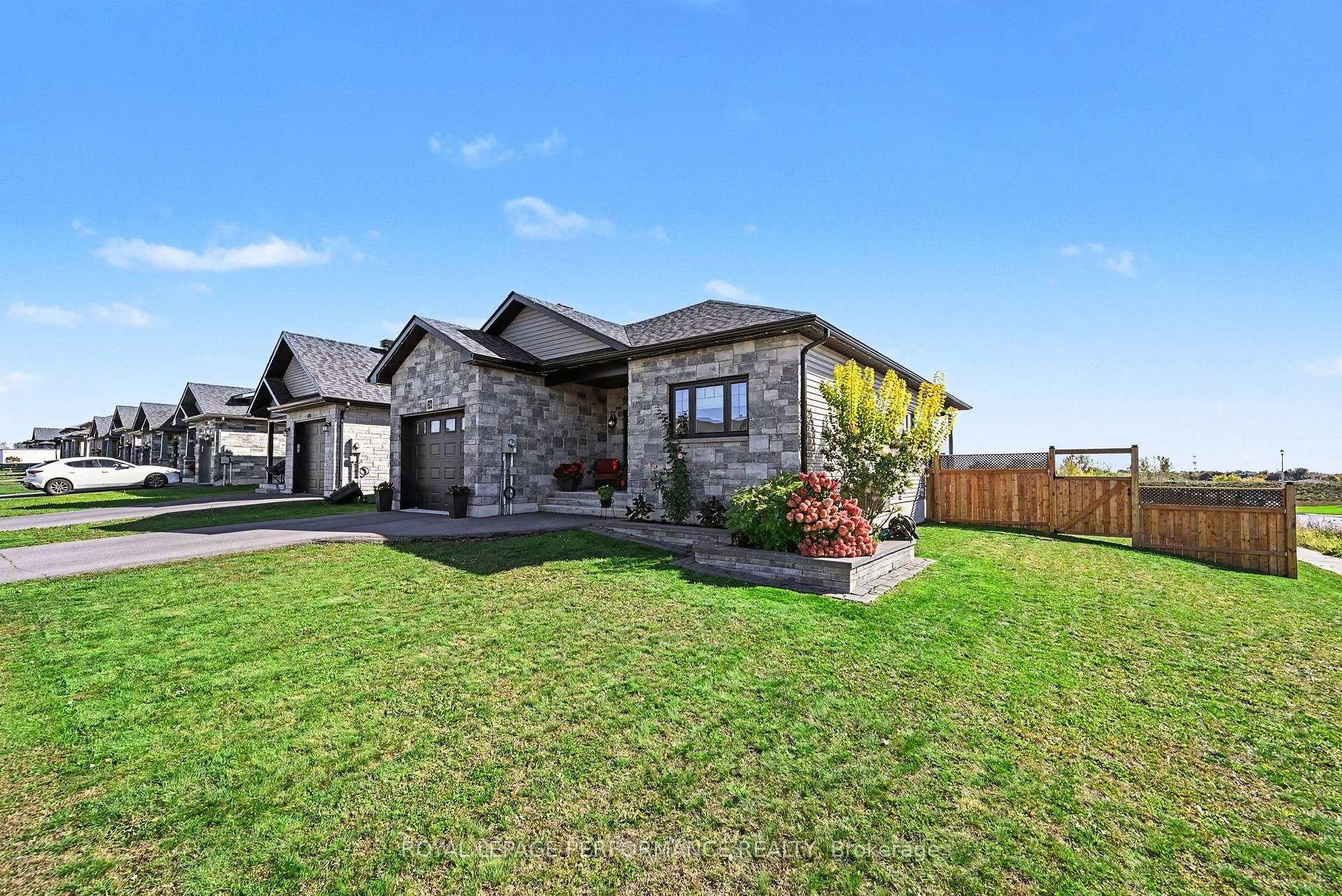 Photo 5 of 234 Bellwood Drive, Cornwall, Cornwall — HOMEH