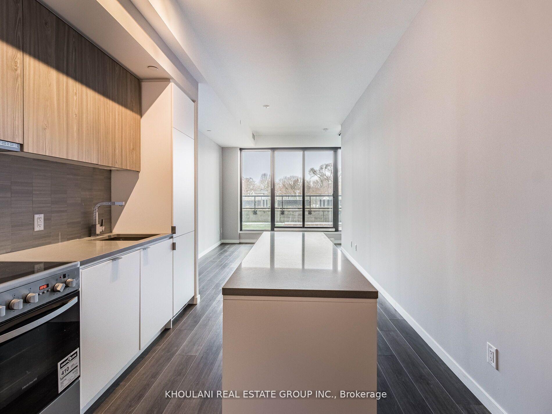 Photo 3 of Unit 204, 7 Smith Crescent, Etobicoke, Stonegate-Queensway — HOMEH