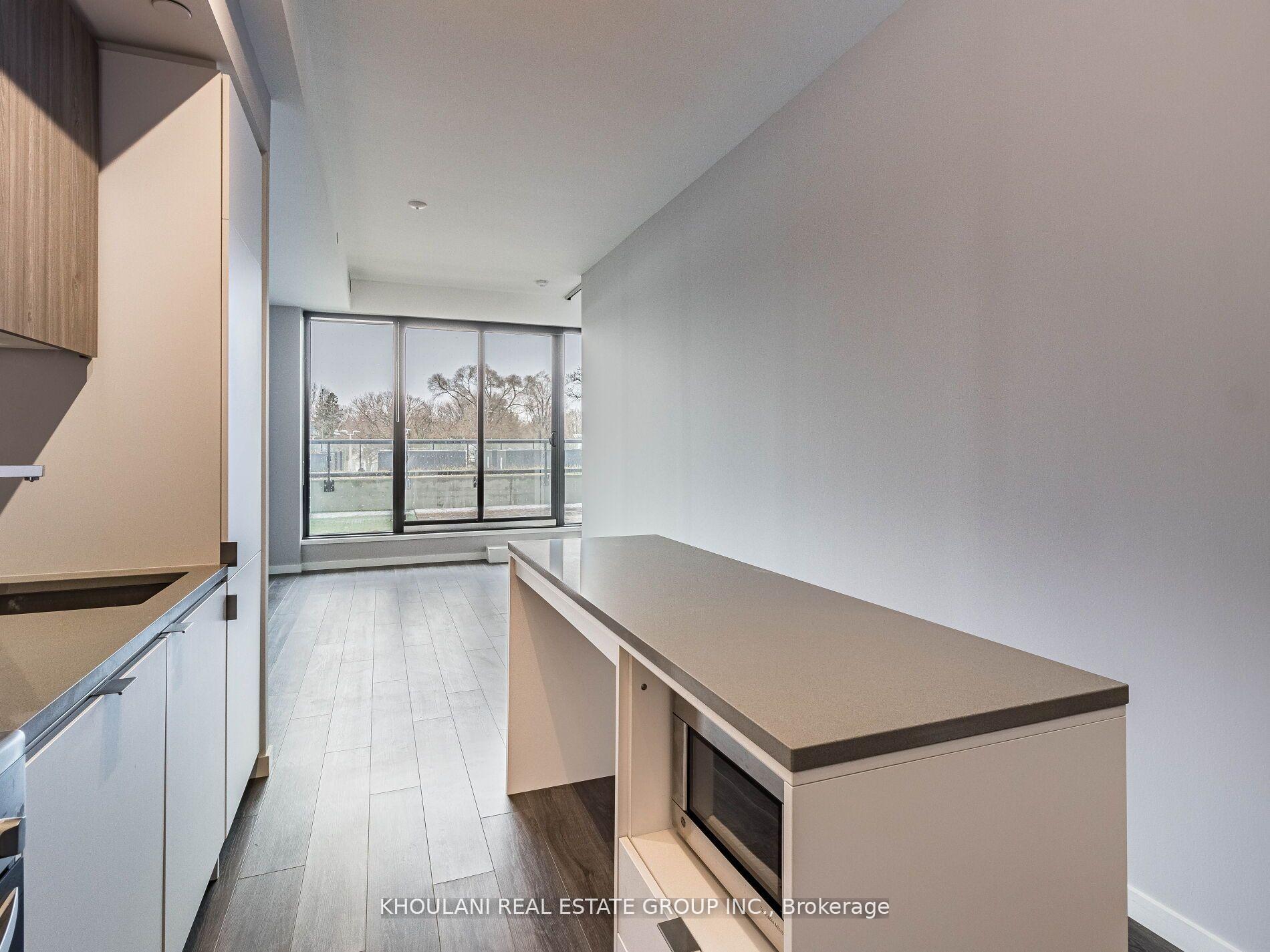 Photo 4 of Unit 204, 7 Smith Crescent, Etobicoke, Stonegate-Queensway — HOMEH