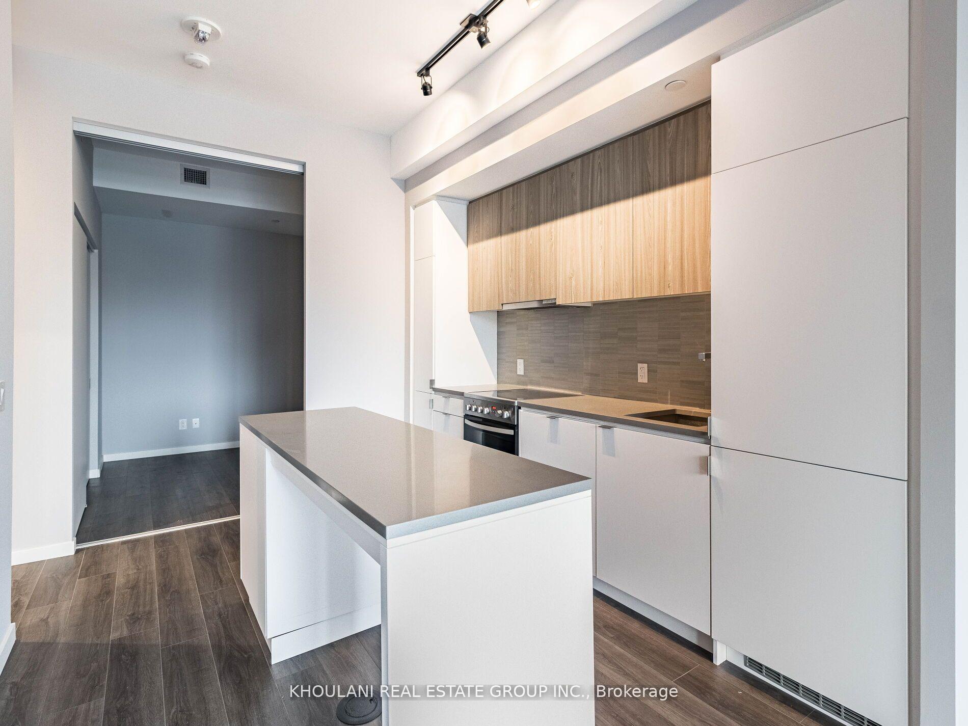 Photo 9 of Unit 204, 7 Smith Crescent, Etobicoke, Stonegate-Queensway — HOMEH