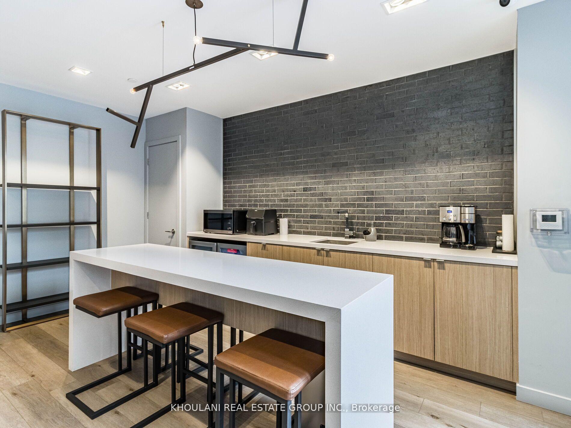 Photo 33 of Unit 204, 7 Smith Crescent, Etobicoke, Stonegate-Queensway — HOMEH