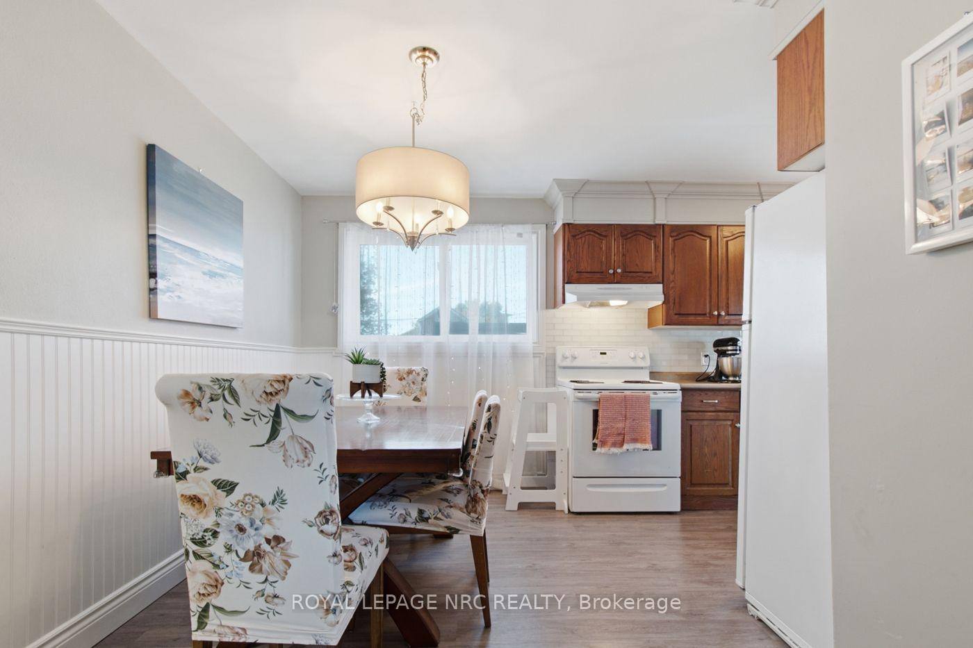 Photo 10 of 113 Lyons Avenue, Welland, Lincoln/Crowland — HOMEH