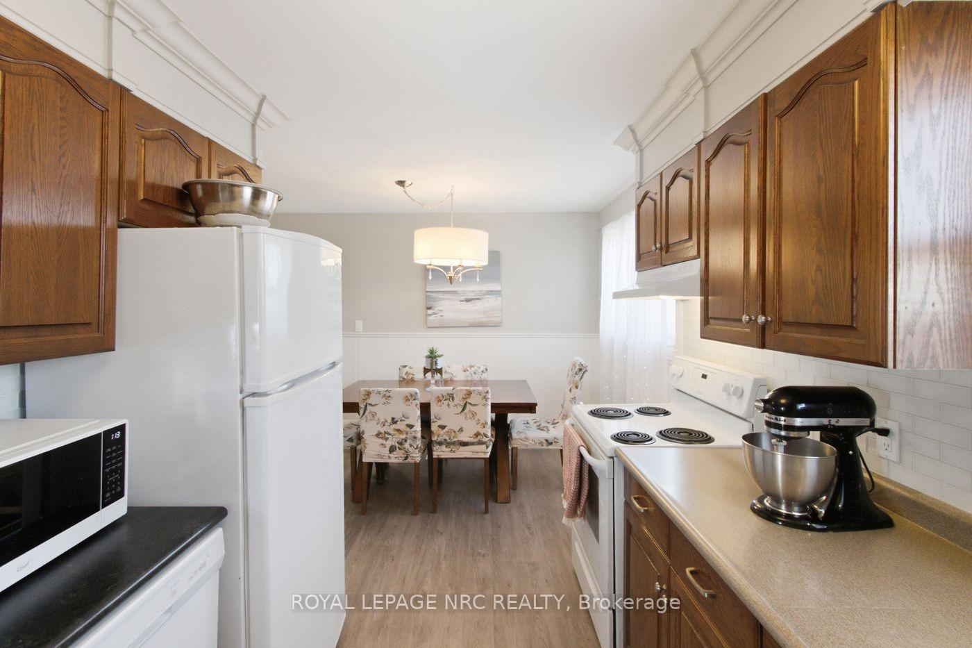 Photo 14 of 113 Lyons Avenue, Welland, Lincoln/Crowland — HOMEH