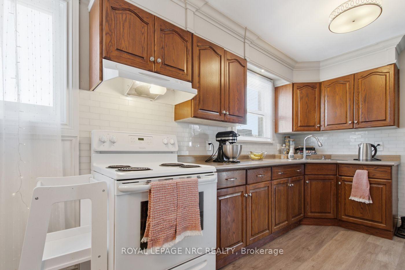 Photo 15 of 113 Lyons Avenue, Welland, Lincoln/Crowland — HOMEH