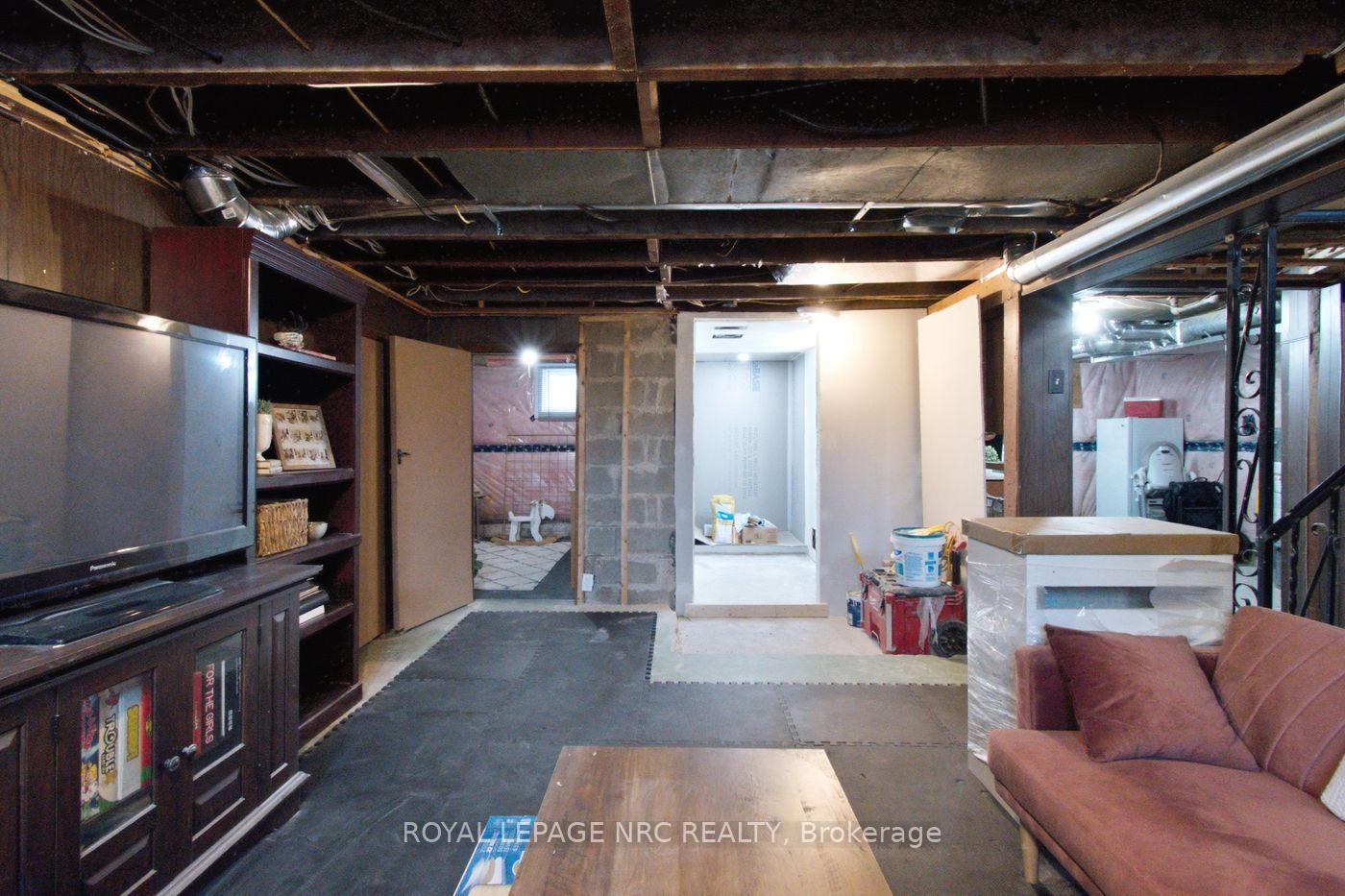 Photo 35 of 113 Lyons Avenue, Welland, Lincoln/Crowland — HOMEH