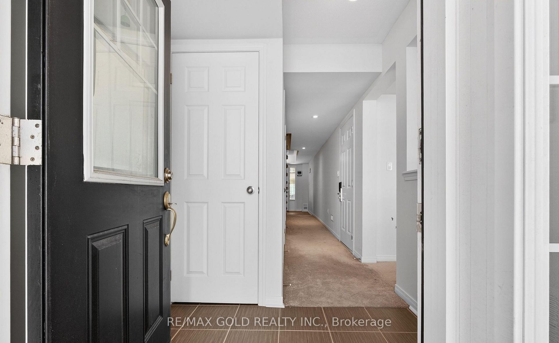 Photo 4 of 846 Atwater Path, Oshawa, Lakeview — HOMEH