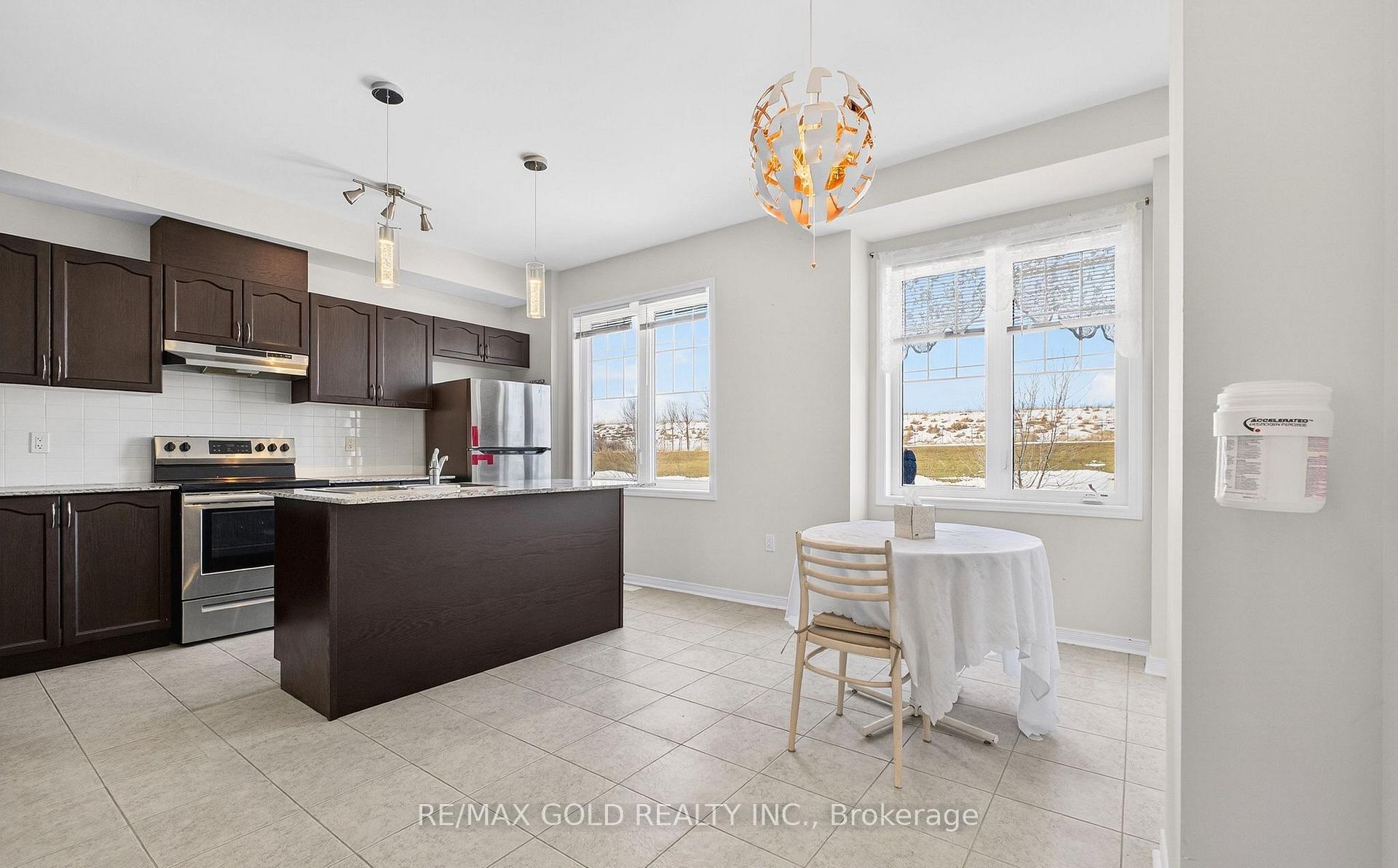 Photo 8 of 846 Atwater Path, Oshawa, Lakeview — HOMEH