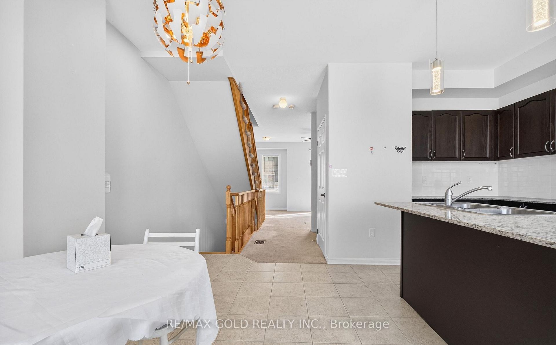 Photo 10 of 846 Atwater Path, Oshawa, Lakeview — HOMEH