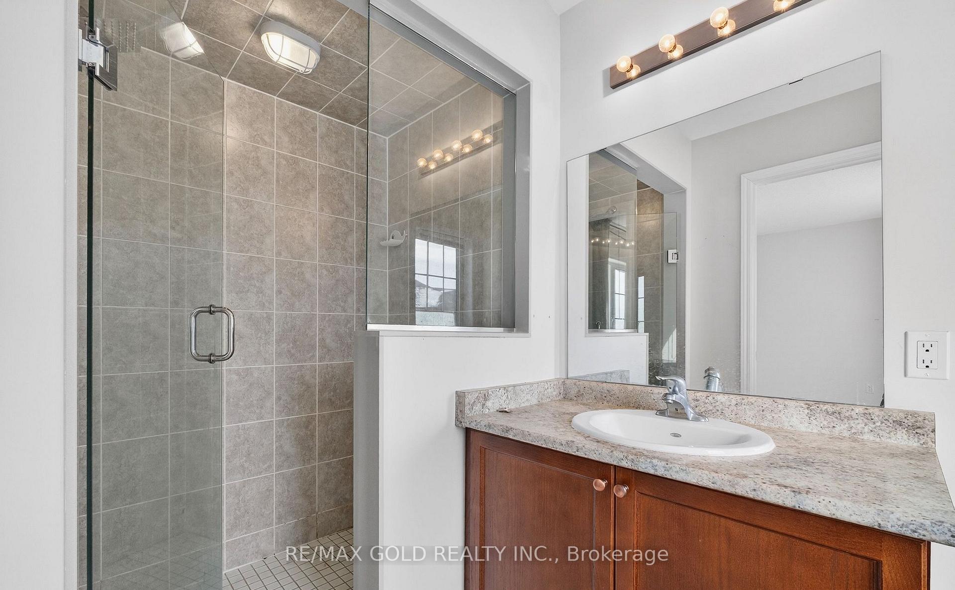 Photo 18 of 846 Atwater Path, Oshawa, Lakeview — HOMEH