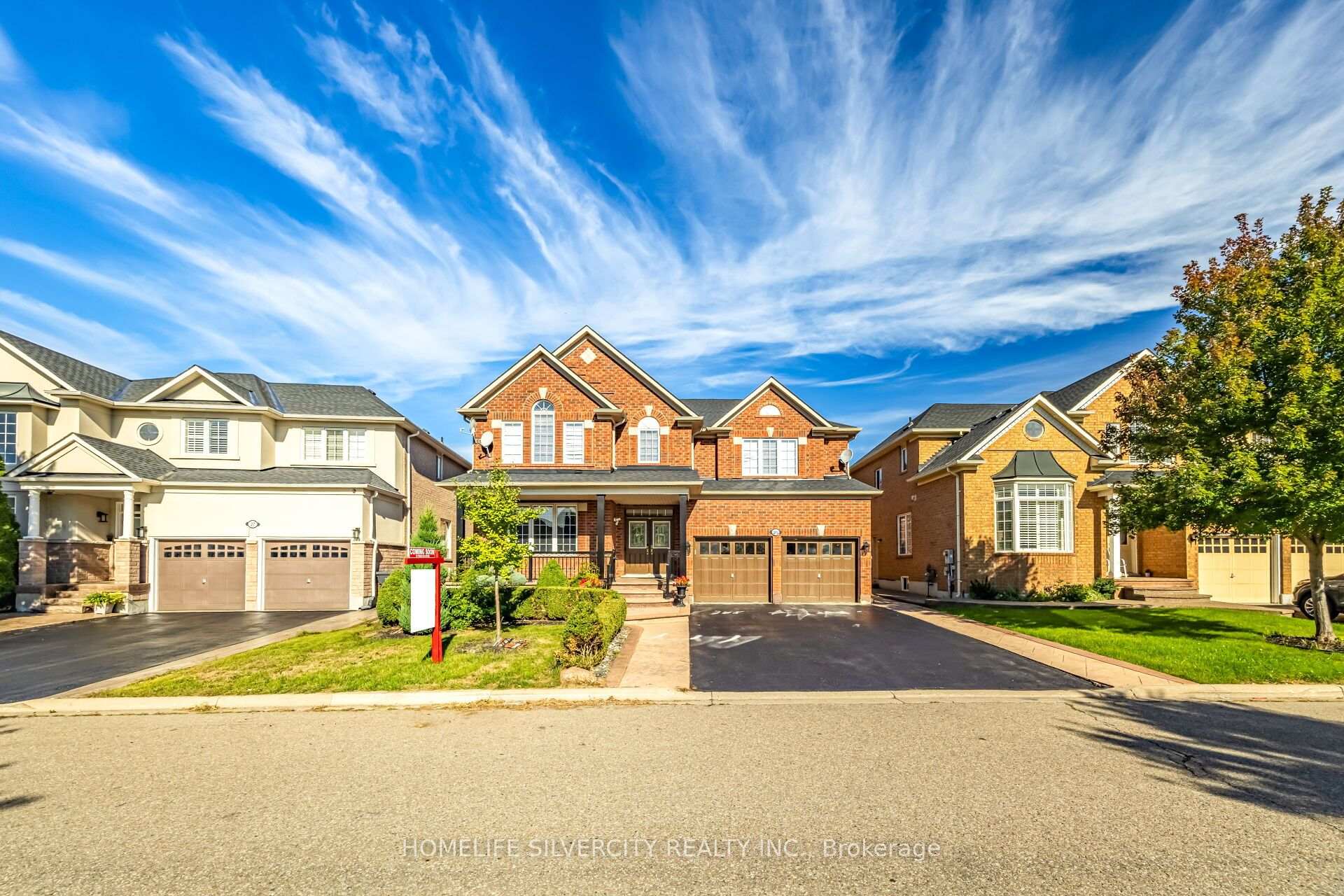 Photo 3 of 25 Van Hoof Crescent, Brampton, Vales of Castlemore — HOMEH