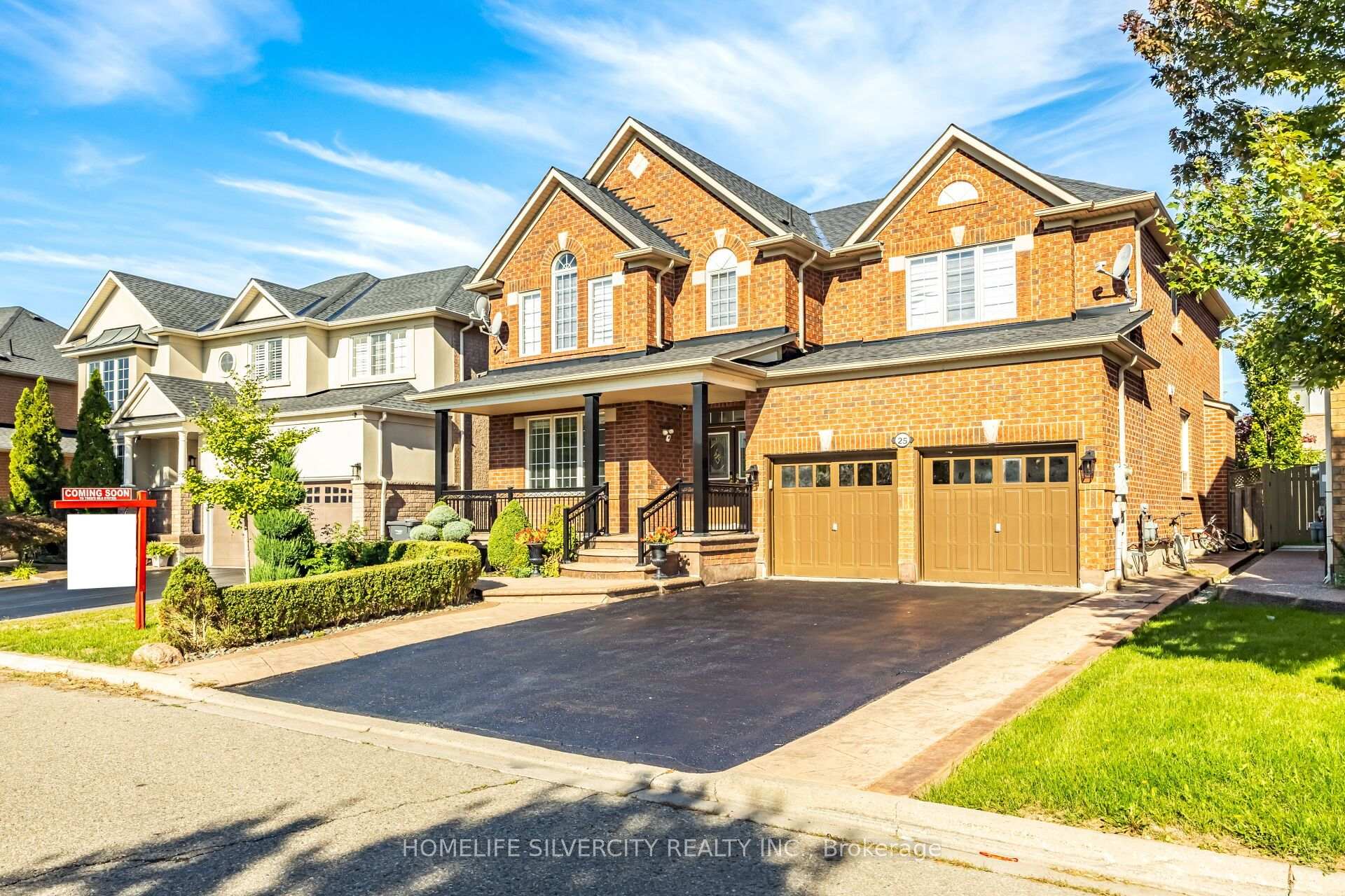 Photo 4 of 25 Van Hoof Crescent, Brampton, Vales of Castlemore — HOMEH