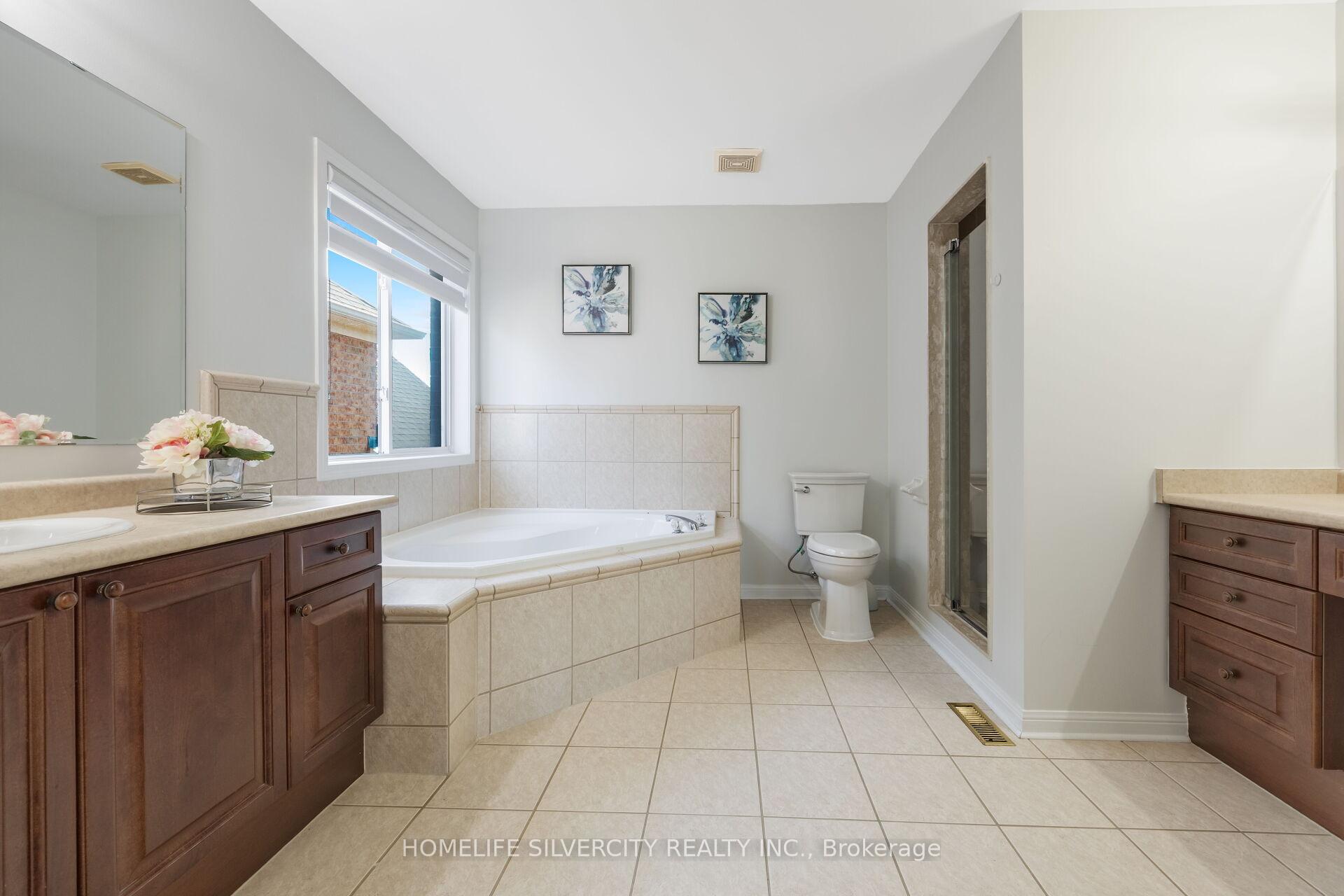 Photo 32 of 25 Van Hoof Crescent, Brampton, Vales of Castlemore — HOMEH