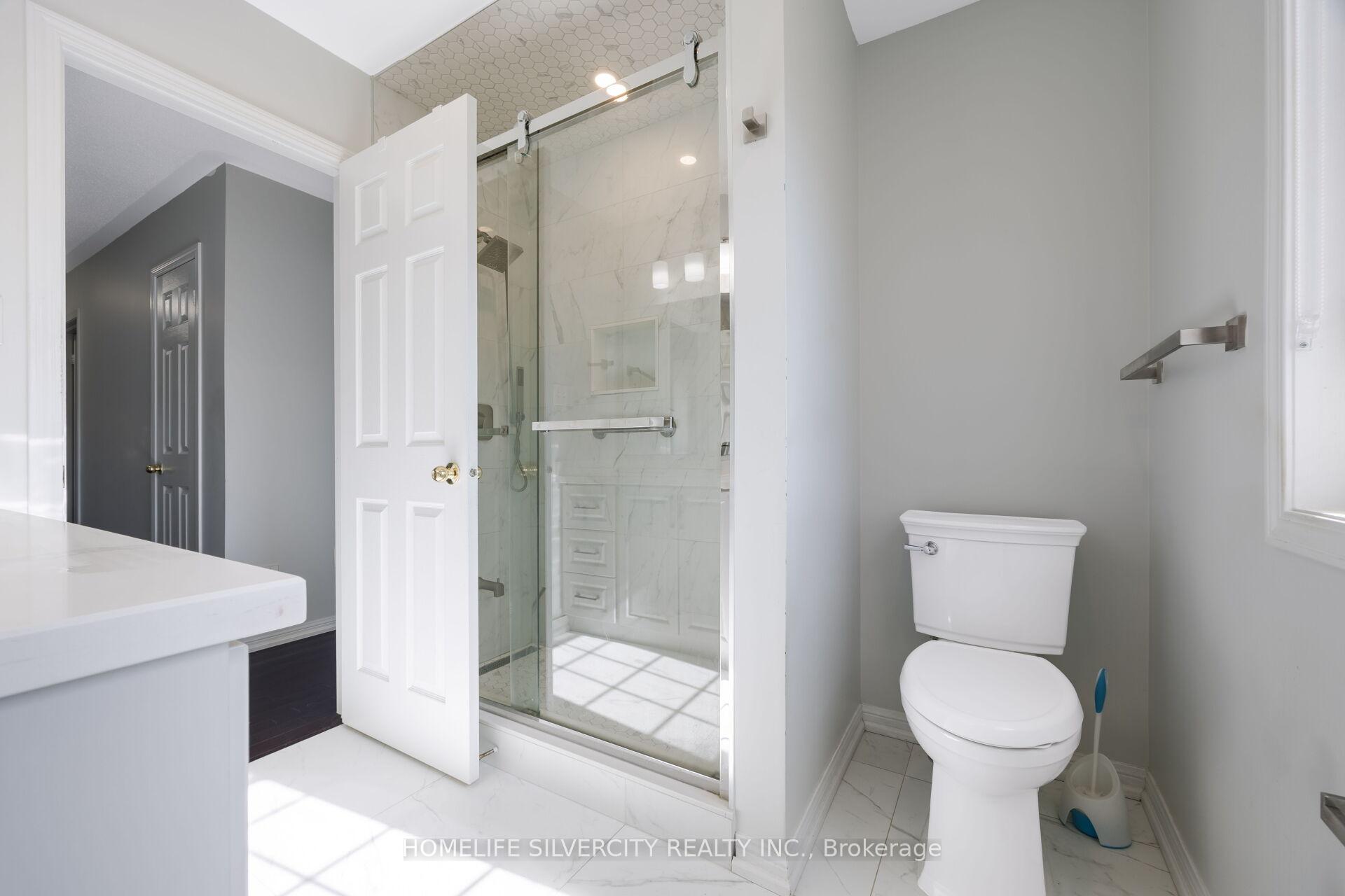 Photo 38 of 25 Van Hoof Crescent, Brampton, Vales of Castlemore — HOMEH