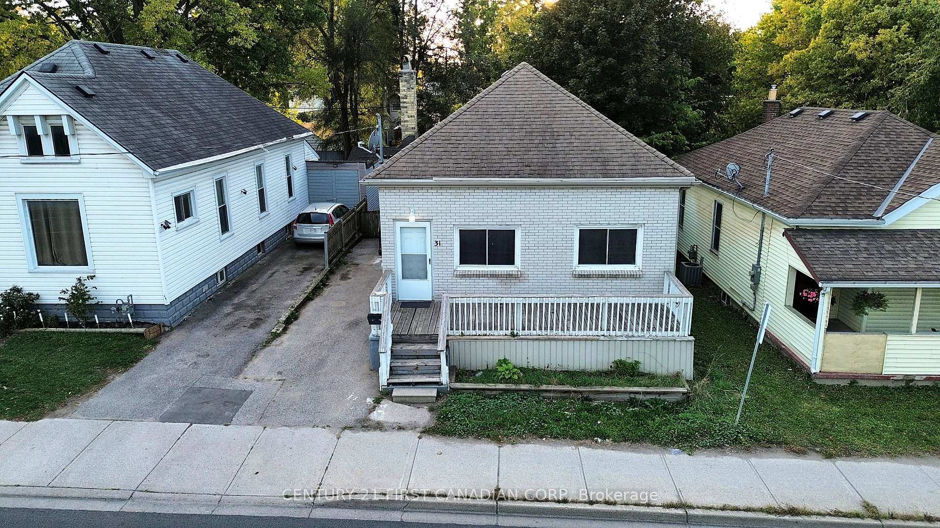 Photo of Unit LOWER, 31 Adelaide Street S