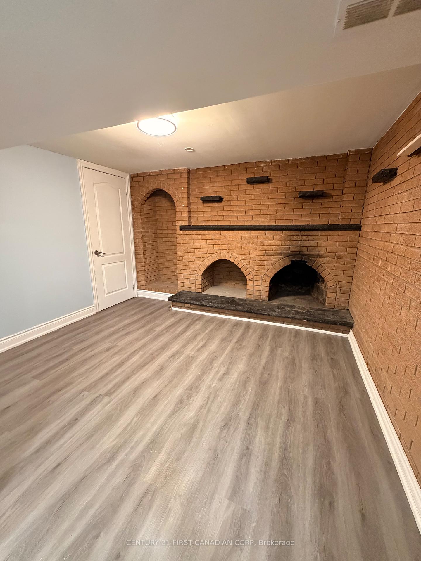 Photo 4 of Unit LOWER, 31 Adelaide Street S, London, South I — HOMEH