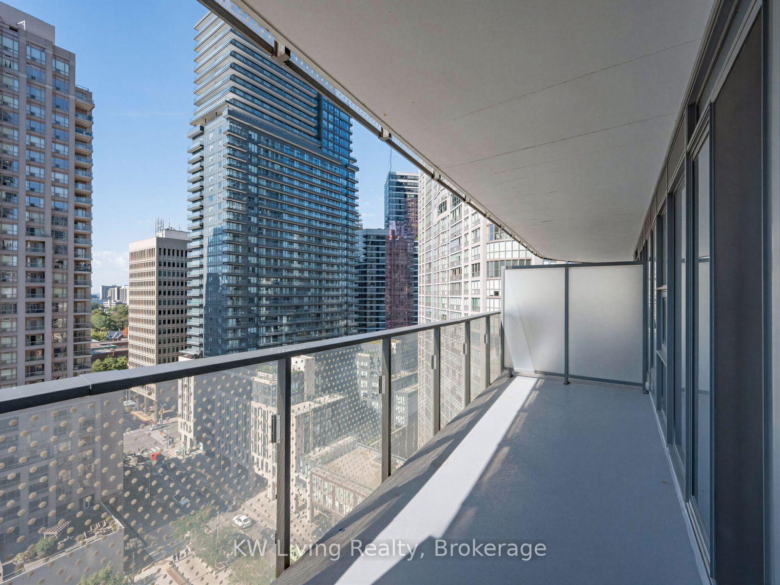 Photo 4 of Unit 1307, 11 Wellesley Street W, Toronto, Bay Street Corridor — HOMEH