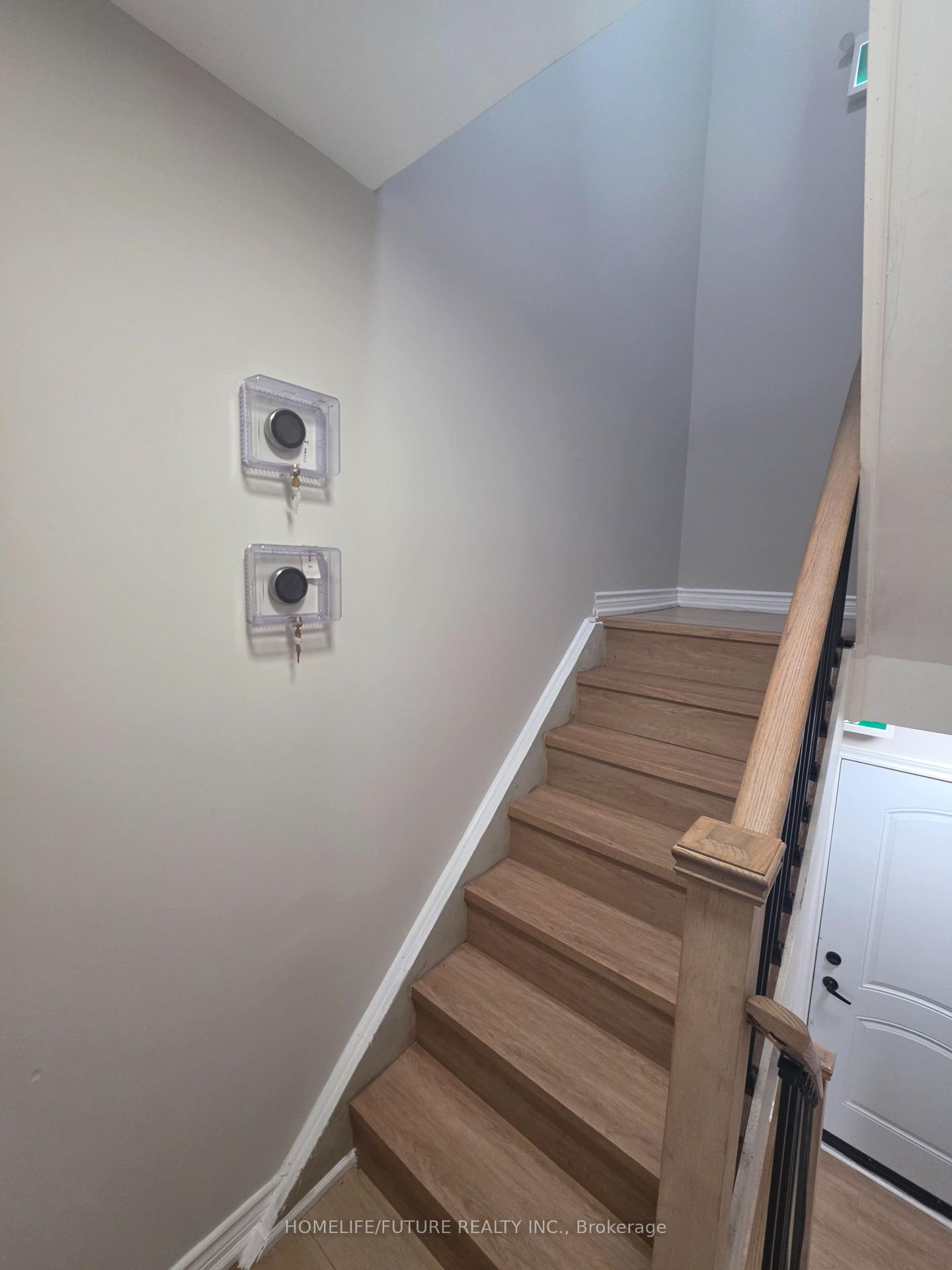 Photo 2 of 2983 Lawrence Avenue E, Scarborough, Bendale — HOMEH