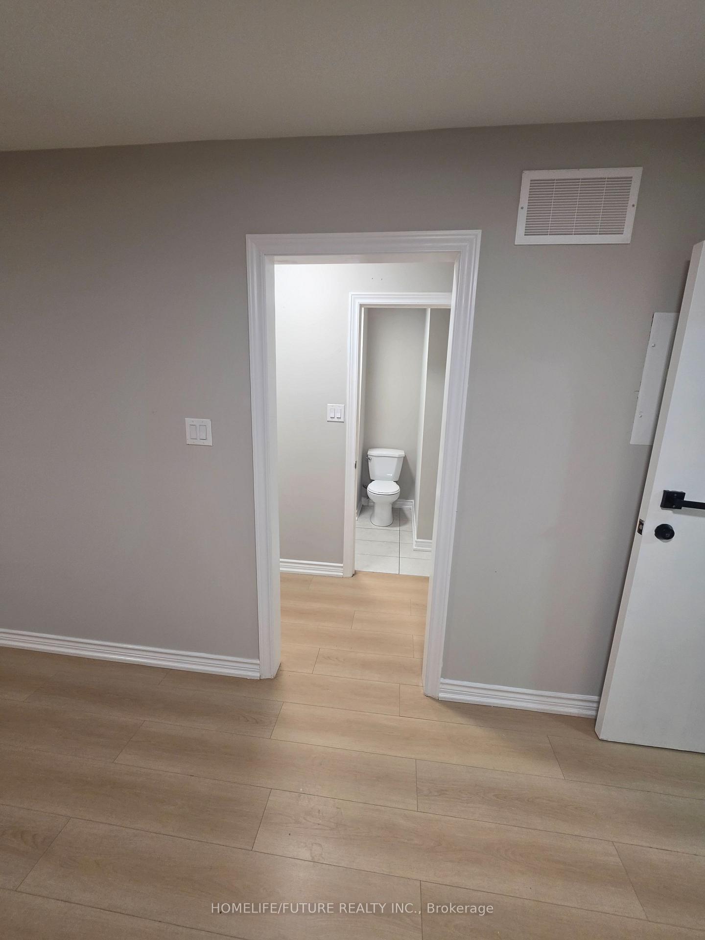 Photo 10 of 2983 Lawrence Avenue E, Scarborough, Bendale — HOMEH