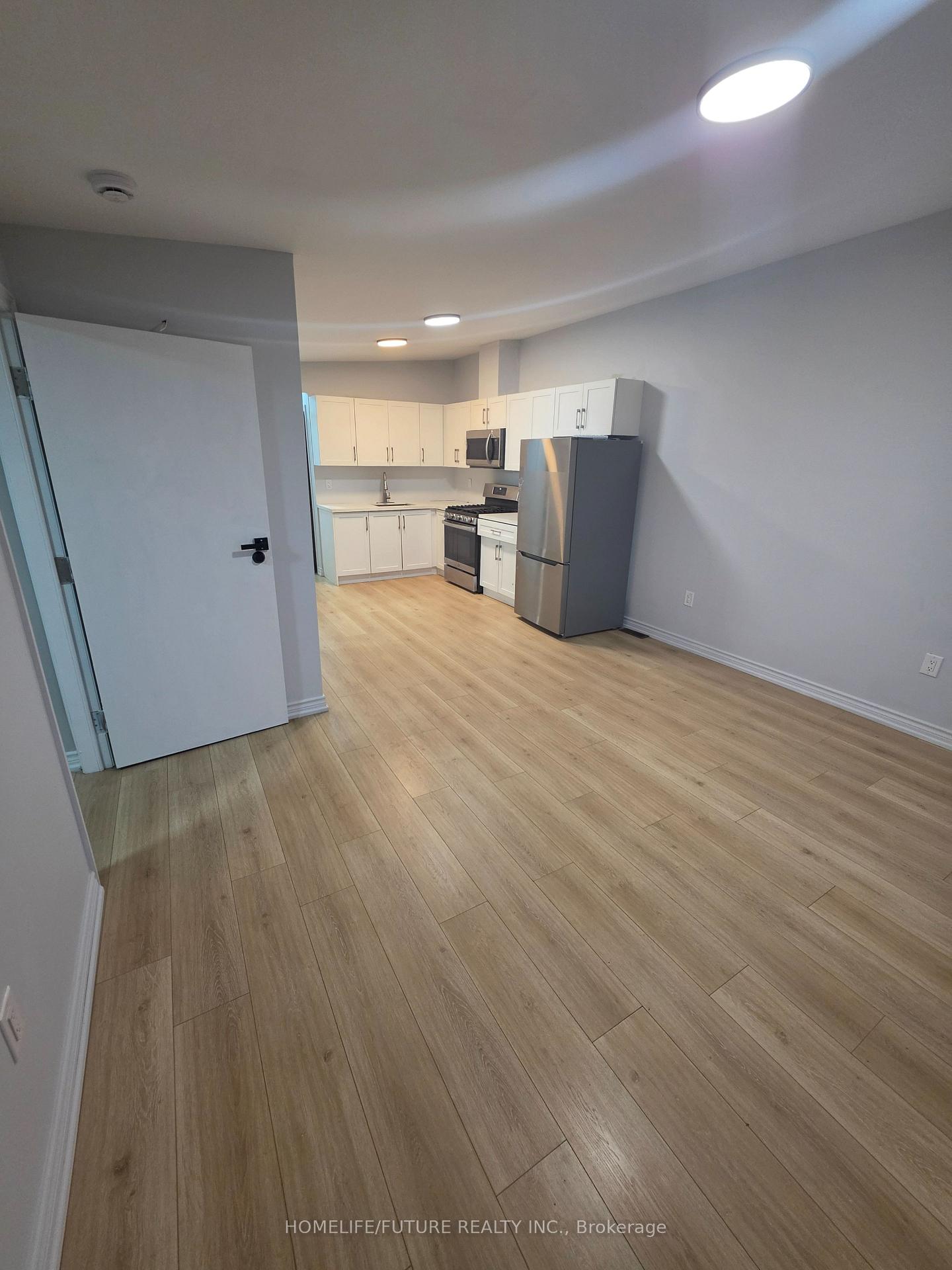 Photo 21 of 2983 Lawrence Avenue E, Scarborough, Bendale — HOMEH