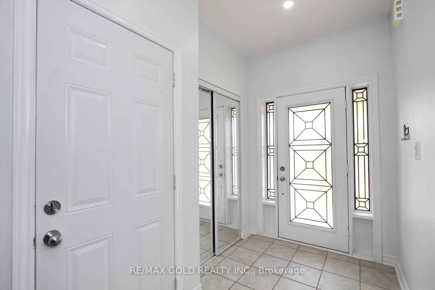 Photo 6 of 13 Walbrook Road, Brampton, Credit Valley — HOMEH