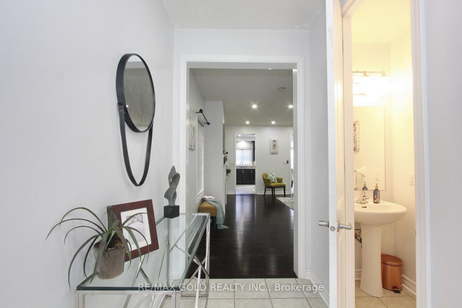 Photo 8 of 13 Walbrook Road, Brampton, Credit Valley — HOMEH