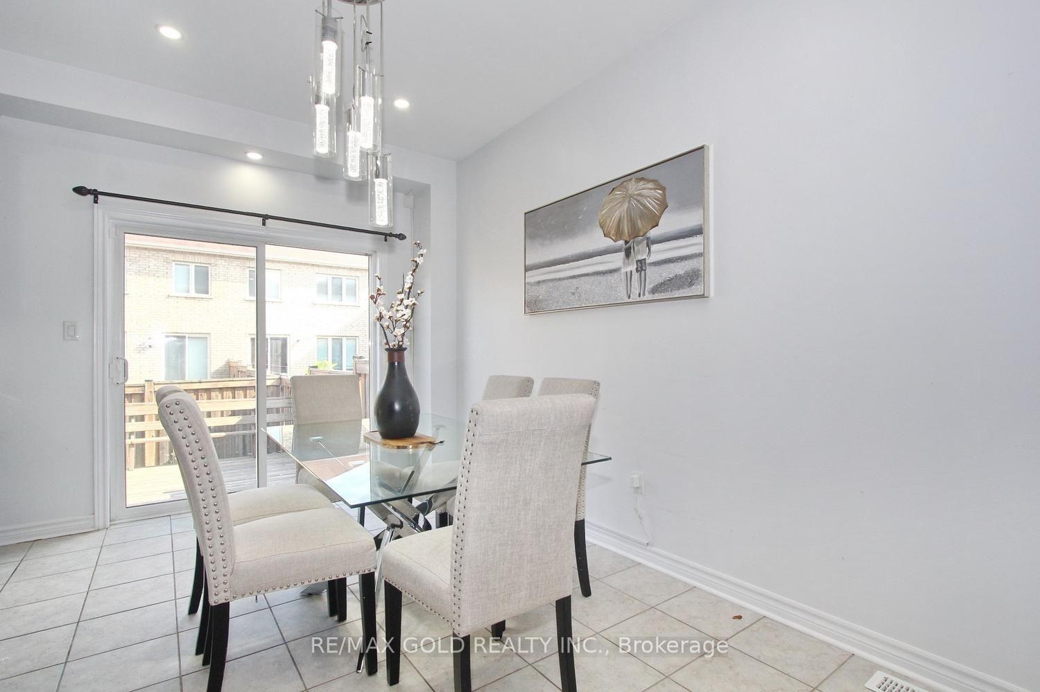 Photo 15 of 13 Walbrook Road, Brampton, Credit Valley — HOMEH