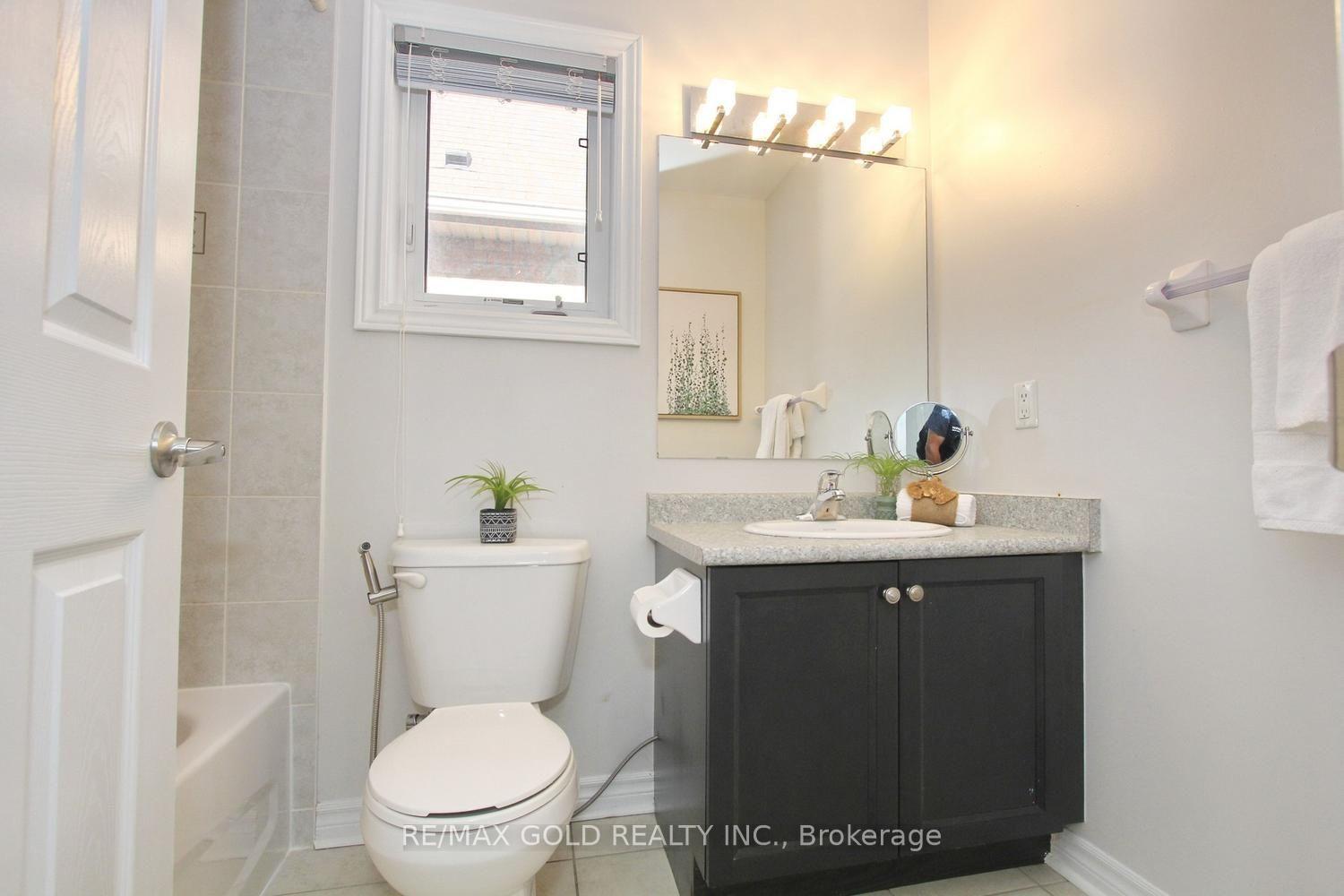 Photo 35 of 13 Walbrook Road, Brampton, Credit Valley — HOMEH
