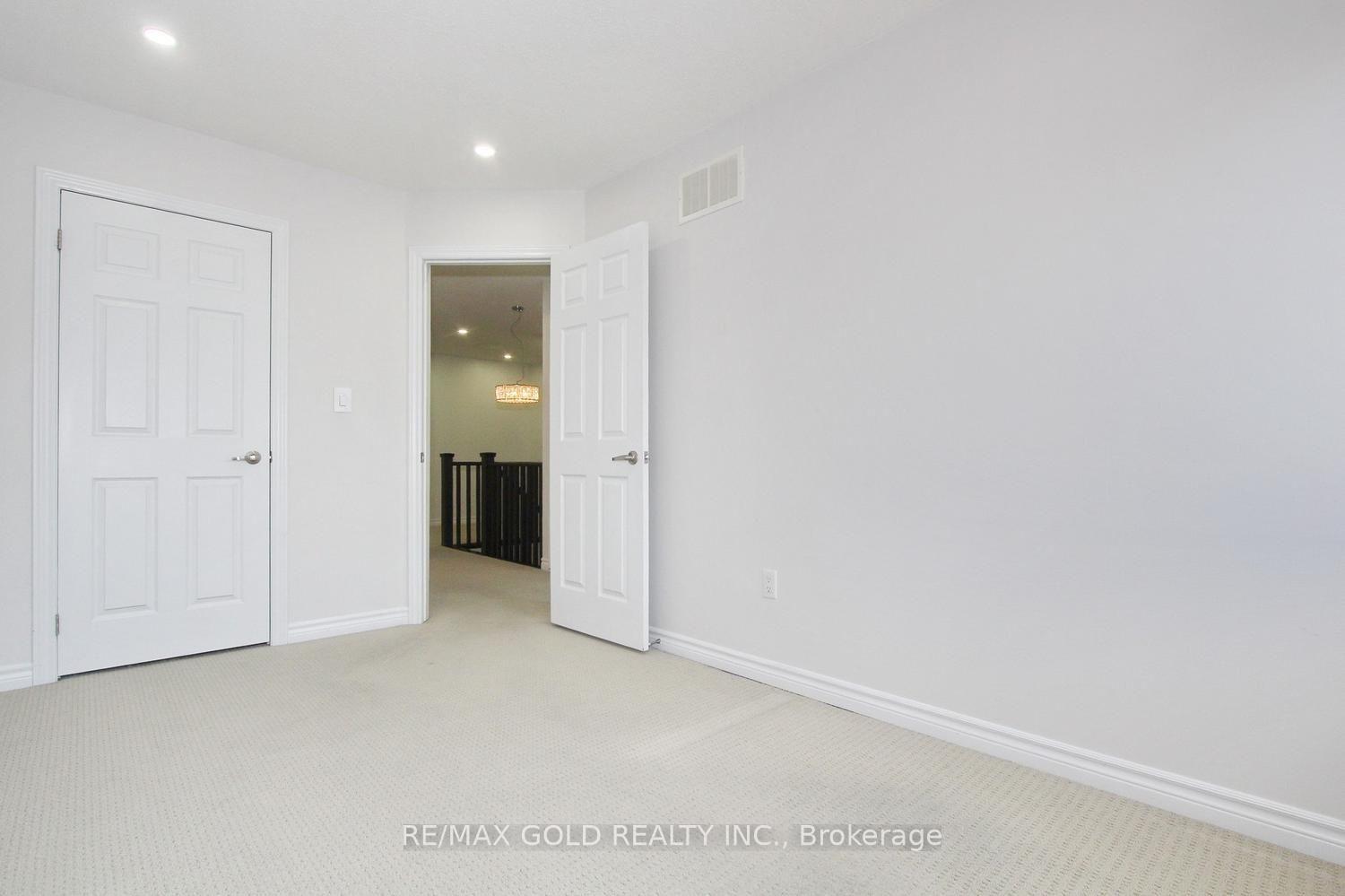 Photo 37 of 13 Walbrook Road, Brampton, Credit Valley — HOMEH