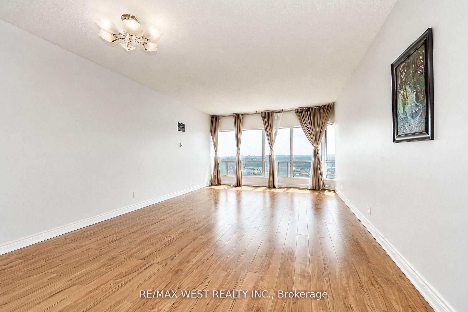 Photo 3 of Unit PH103, 8 Lee Centre Drive, Scarborough, Woburn — HOMEH