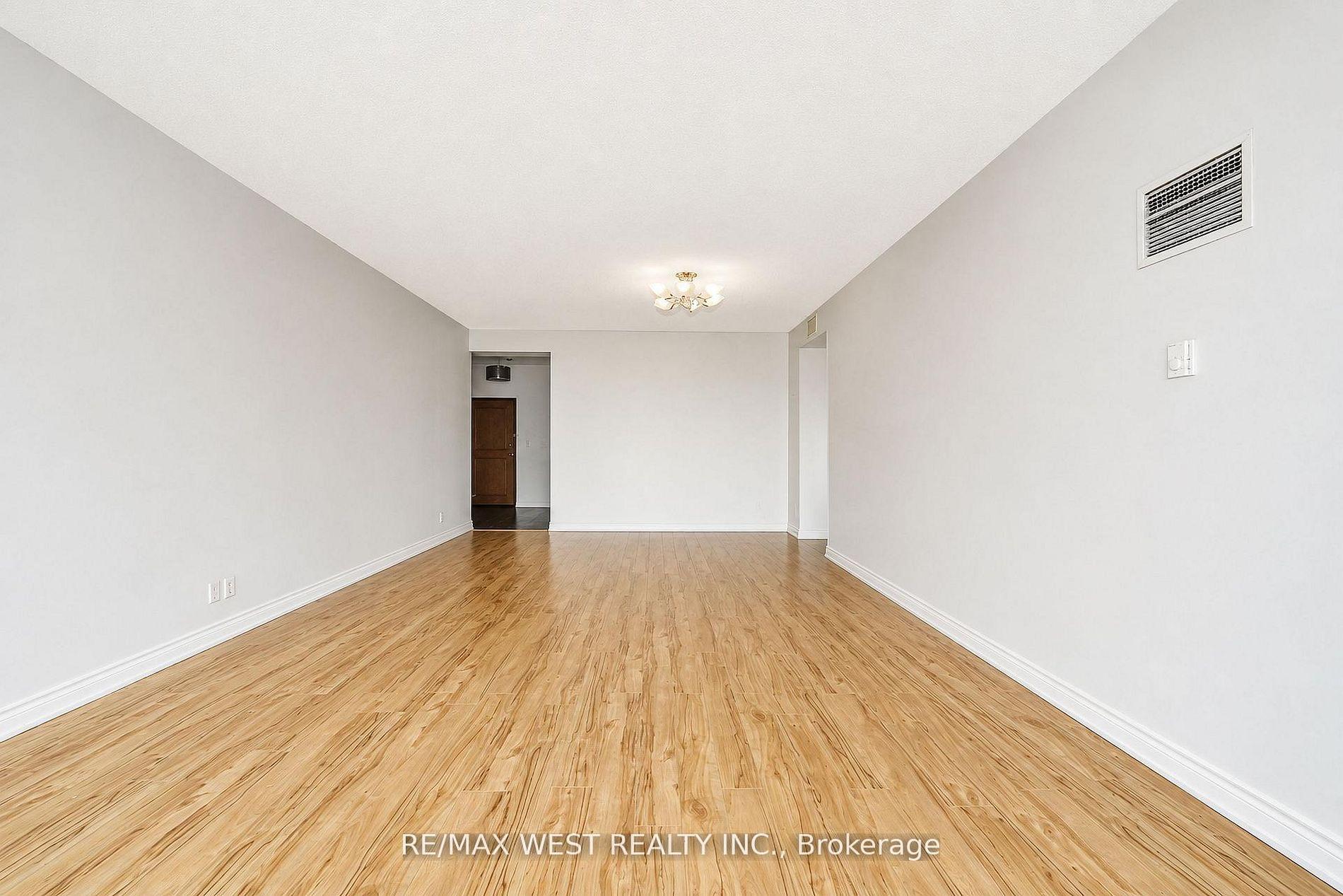 Photo 4 of Unit PH103, 8 Lee Centre Drive, Scarborough, Woburn — HOMEH
