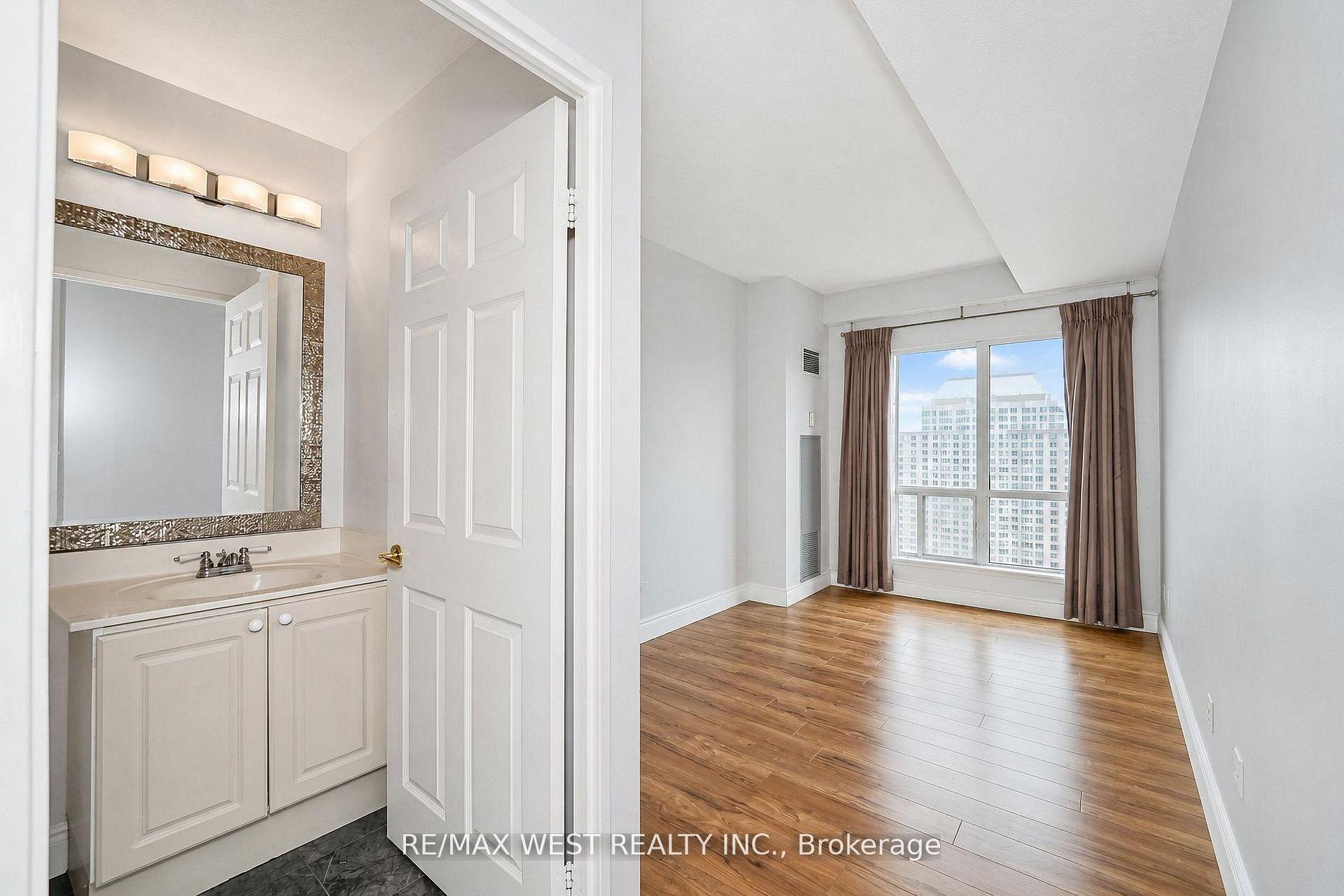 Photo 5 of Unit PH103, 8 Lee Centre Drive, Scarborough, Woburn — HOMEH