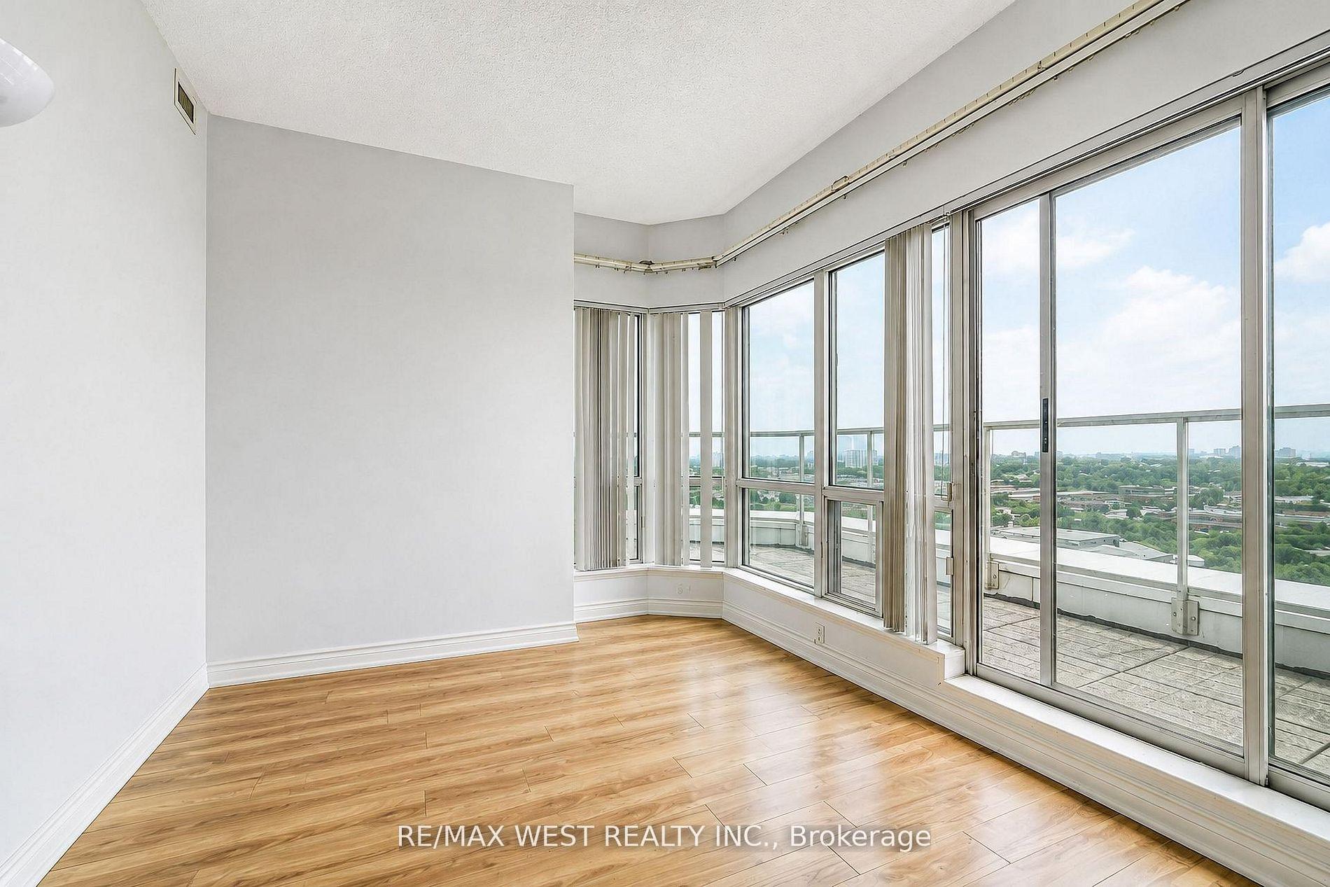 Photo 7 of Unit PH103, 8 Lee Centre Drive, Scarborough, Woburn — HOMEH