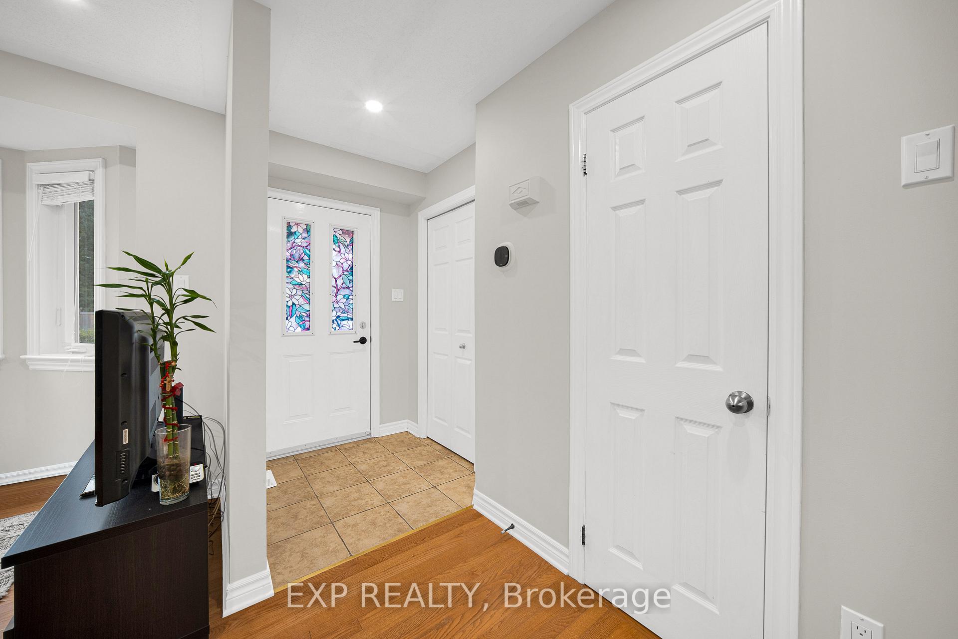Photo 2 of 223 Monterey Drive, Ottawa, Leslie Park — HOMEH