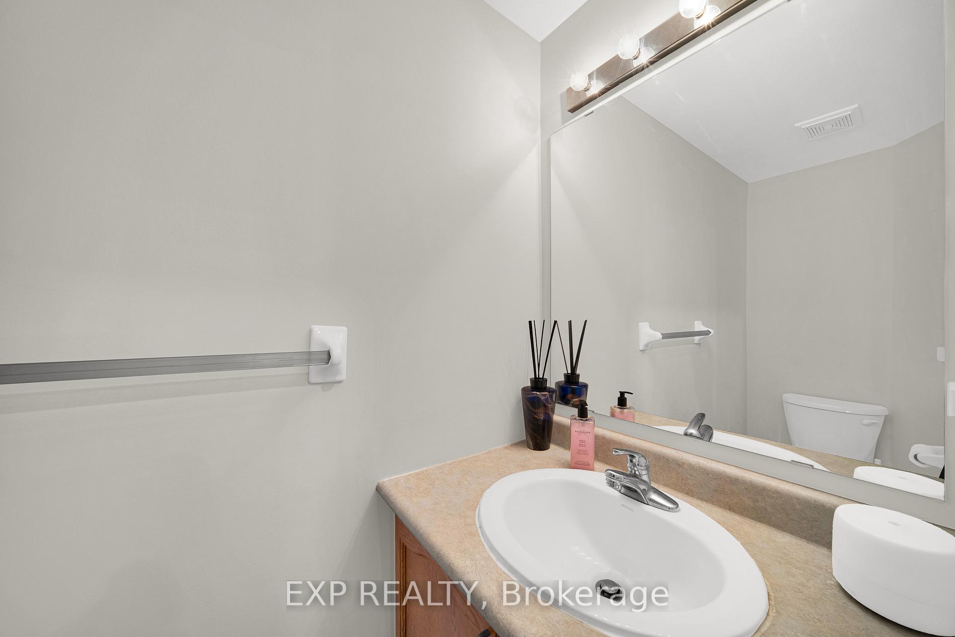 Photo 3 of 223 Monterey Drive, Ottawa, Leslie Park — HOMEH