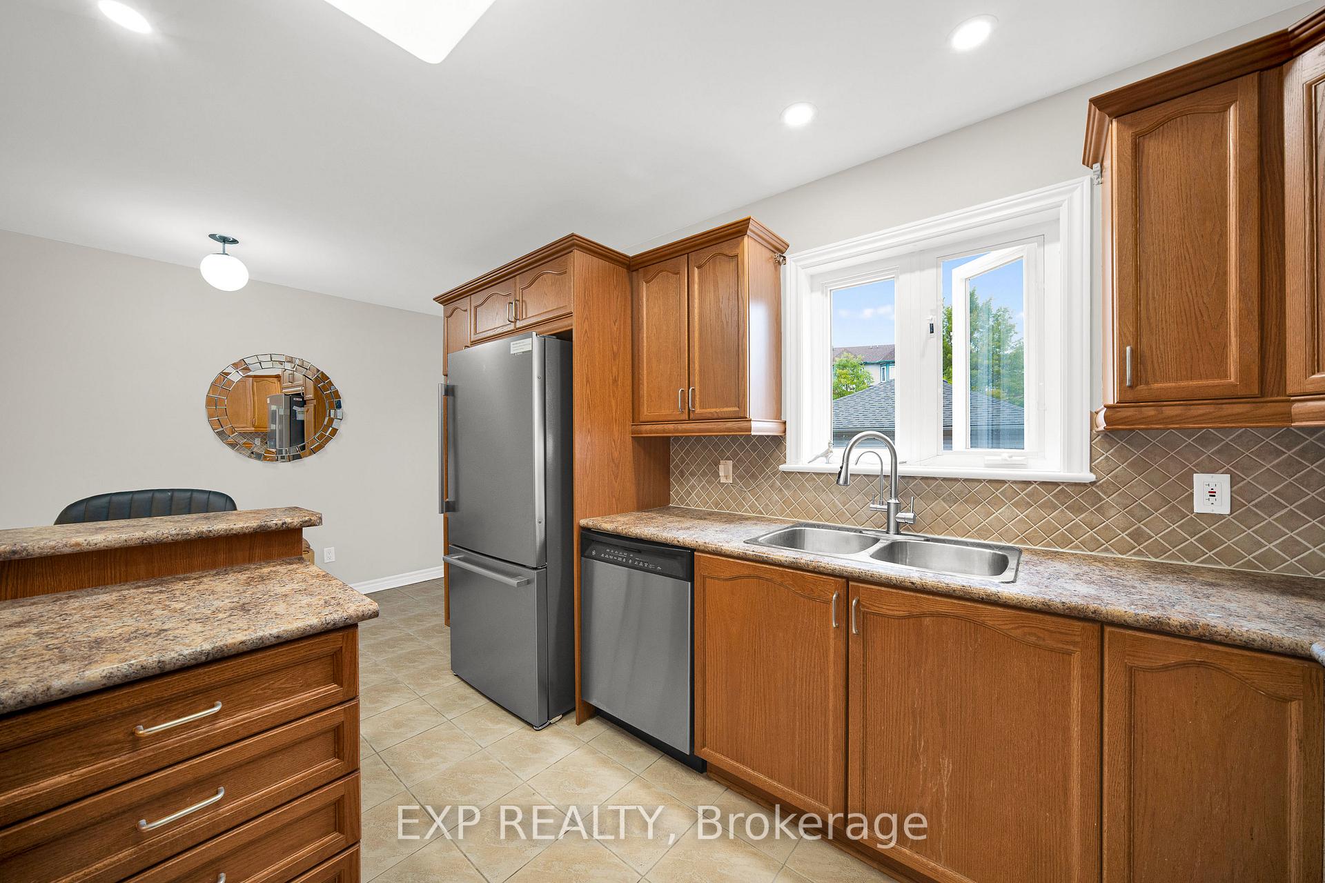 Photo 12 of 223 Monterey Drive, Ottawa, Leslie Park — HOMEH