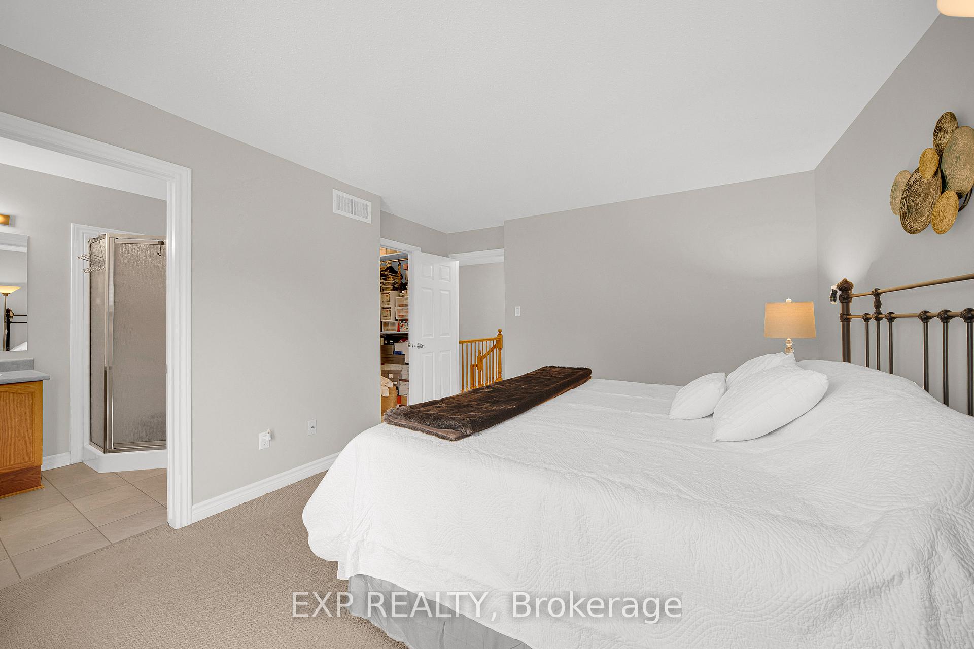 Photo 18 of 223 Monterey Drive, Ottawa, Leslie Park — HOMEH