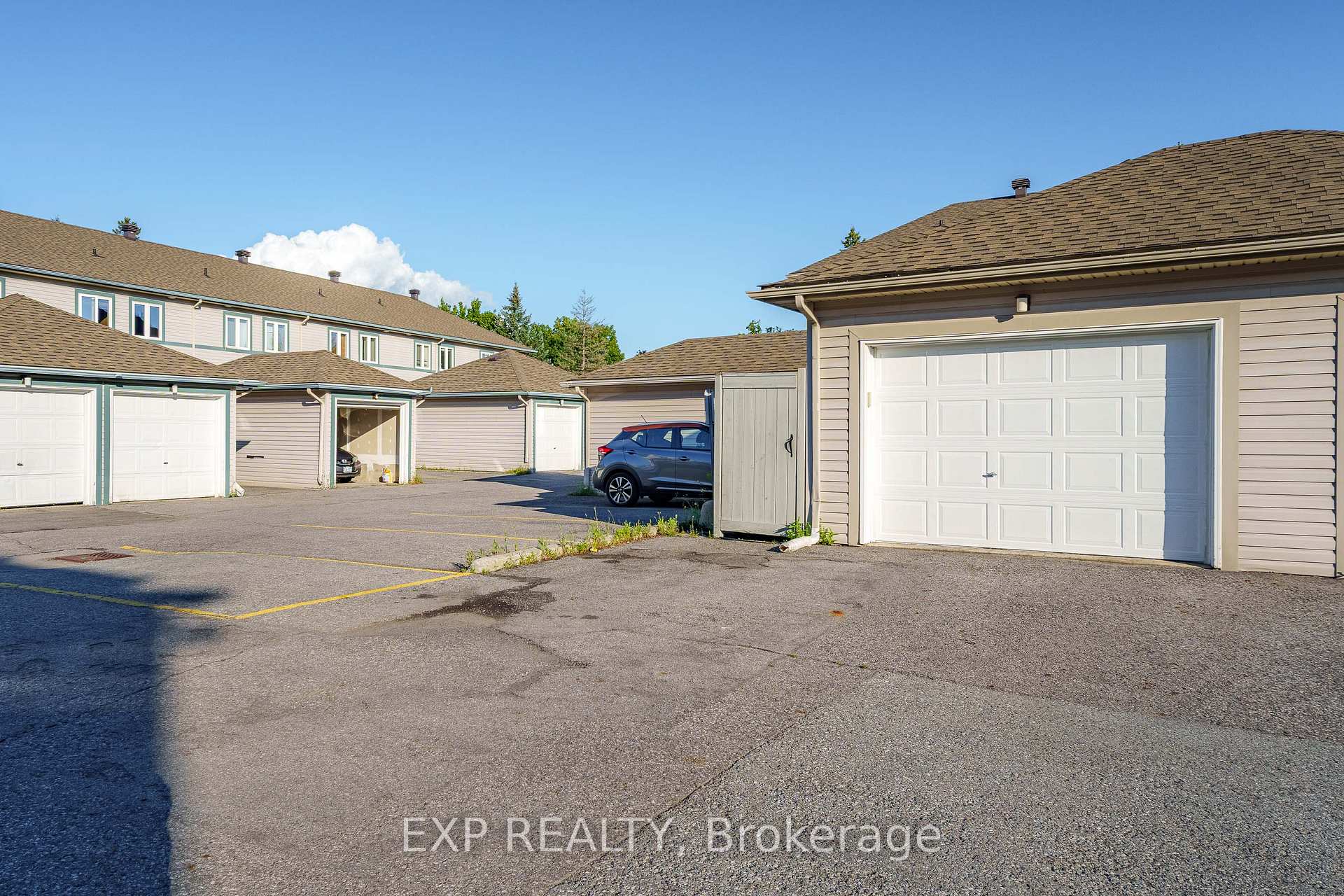 Photo 32 of 223 Monterey Drive, Ottawa, Leslie Park — HOMEH