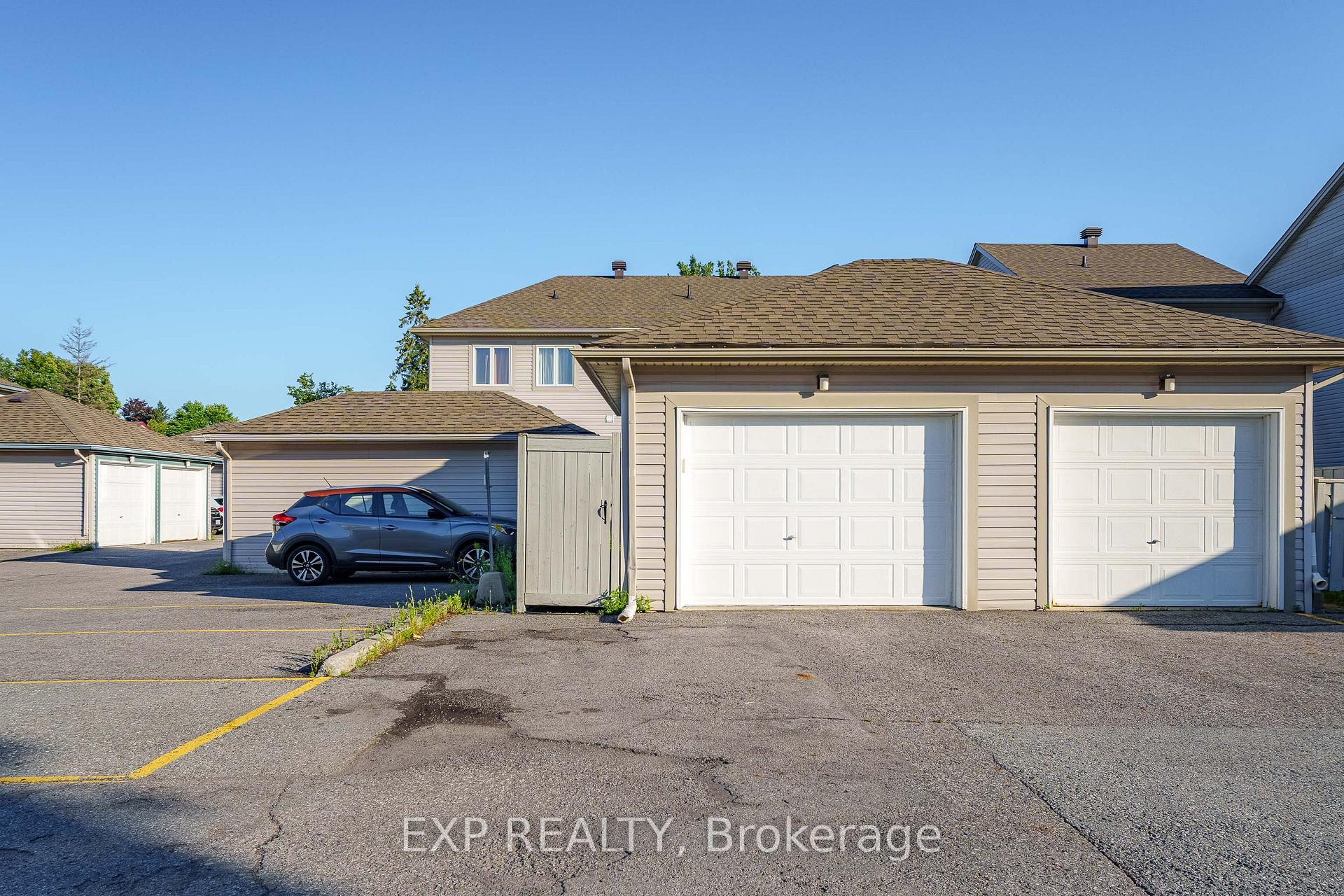 Photo 33 of 223 Monterey Drive, Ottawa, Leslie Park — HOMEH