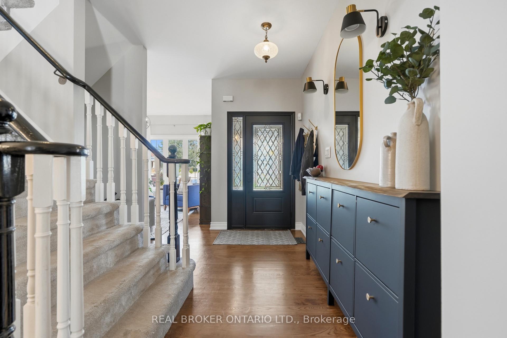 Photo 4 of 5230 Rome Crescent, Burlington, Orchard — HOMEH