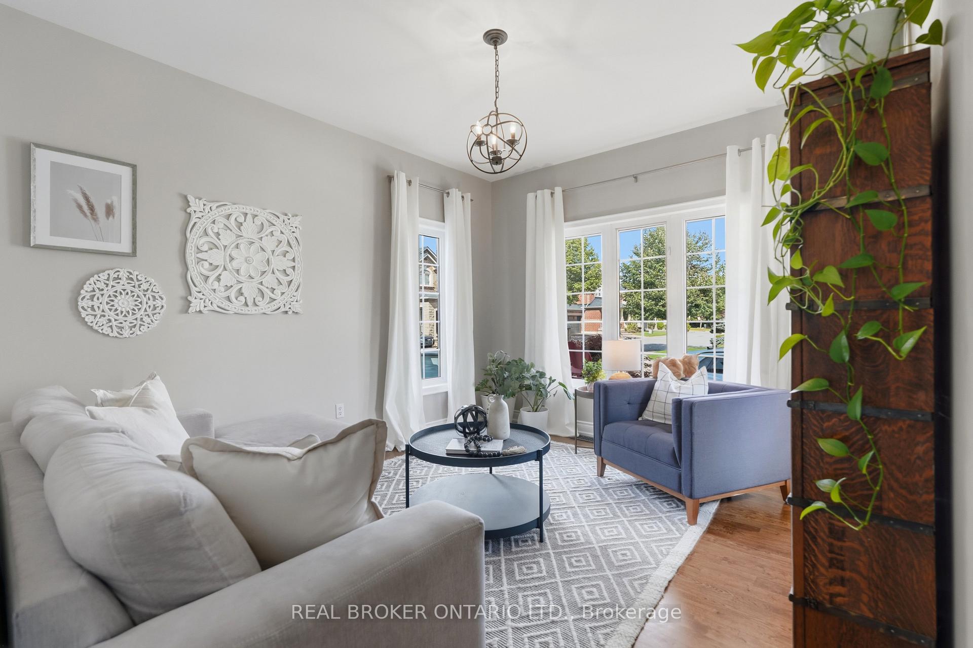 Photo 6 of 5230 Rome Crescent, Burlington, Orchard — HOMEH