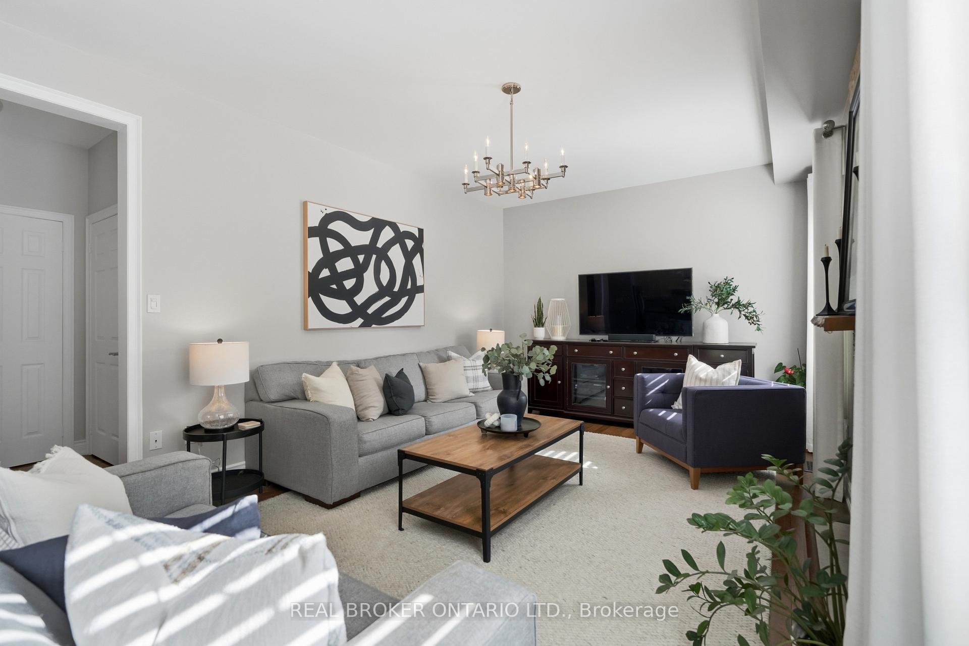 Photo 13 of 5230 Rome Crescent, Burlington, Orchard — HOMEH