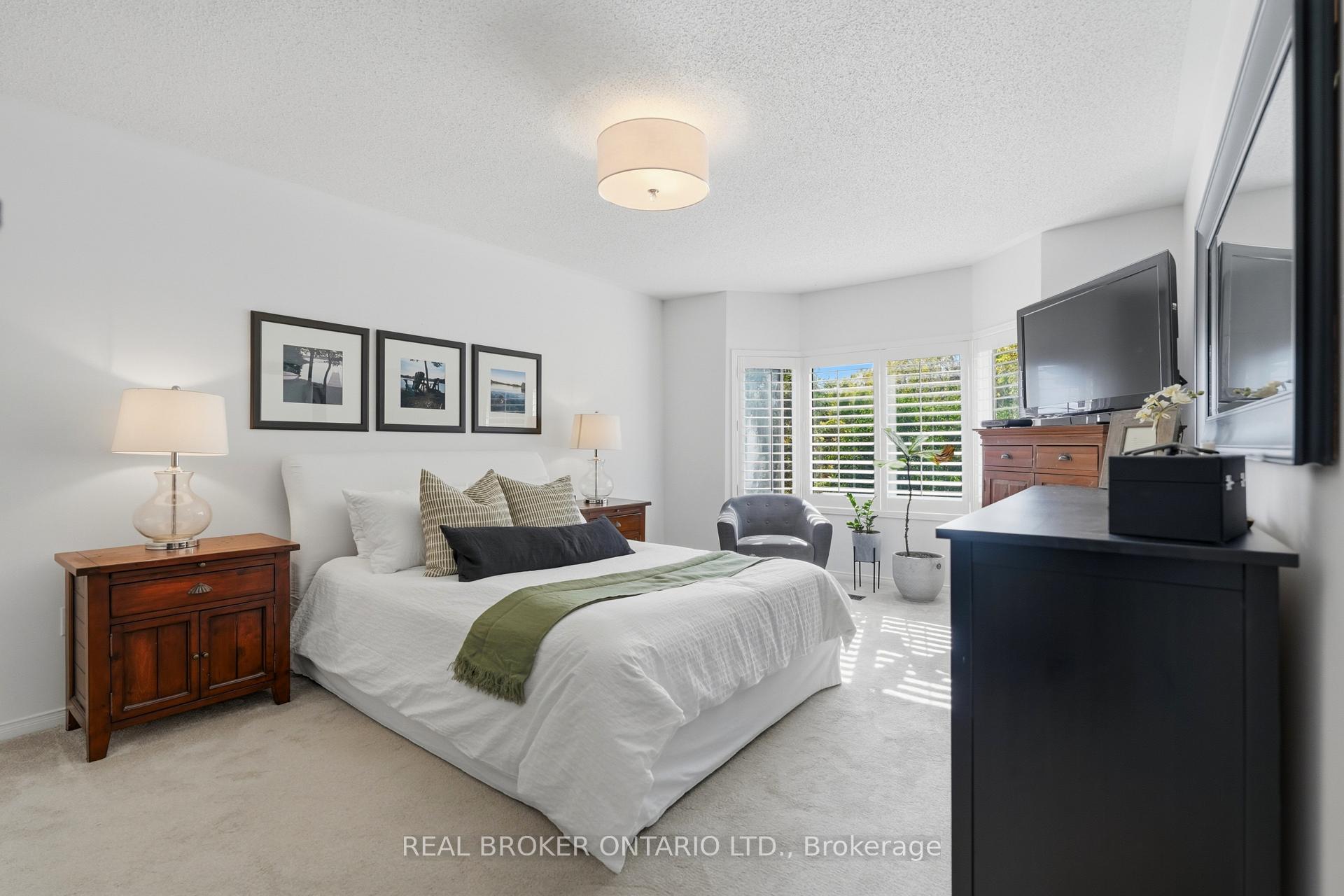 Photo 23 of 5230 Rome Crescent, Burlington, Orchard — HOMEH