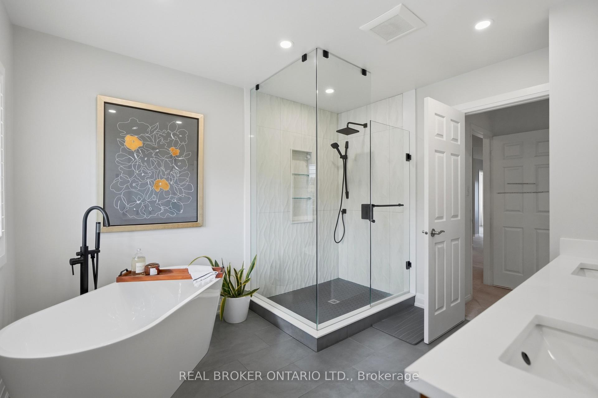 Photo 25 of 5230 Rome Crescent, Burlington, Orchard — HOMEH